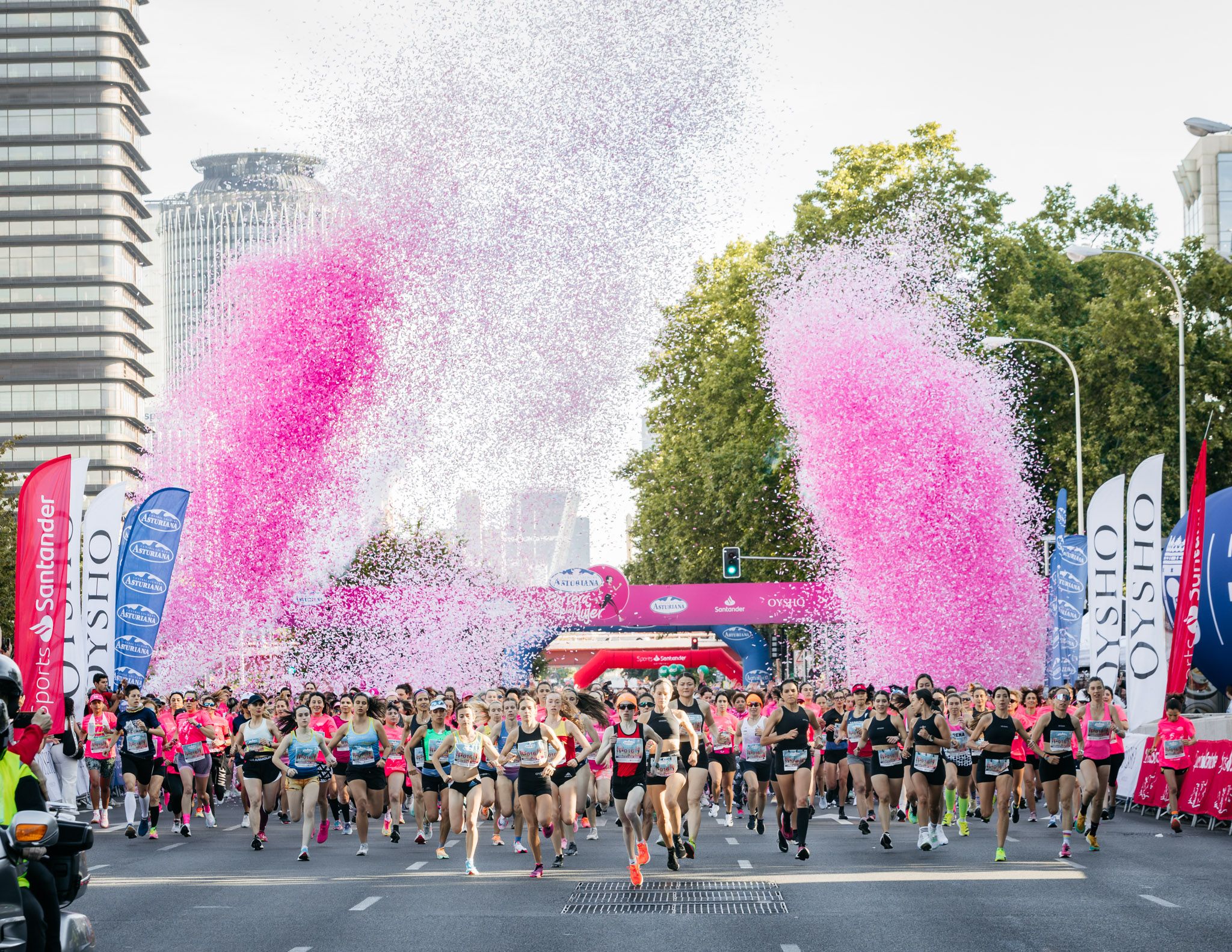 Las 50 mejores fotos de la Carrera de la Mujer Central Lechera Asturiana de Madrid 2024. (12)