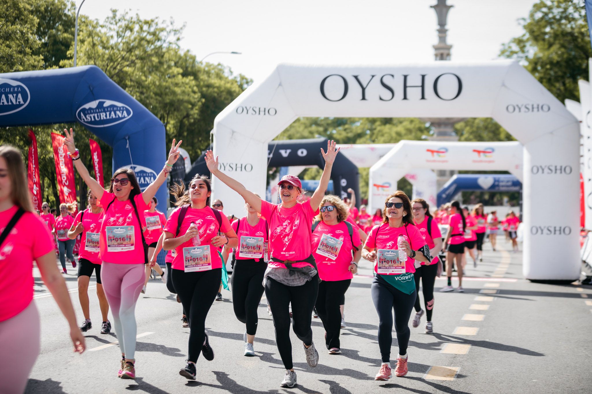 Las 50 mejores fotos de la Carrera de la Mujer Central Lechera Asturiana de Madrid 2024. (44)