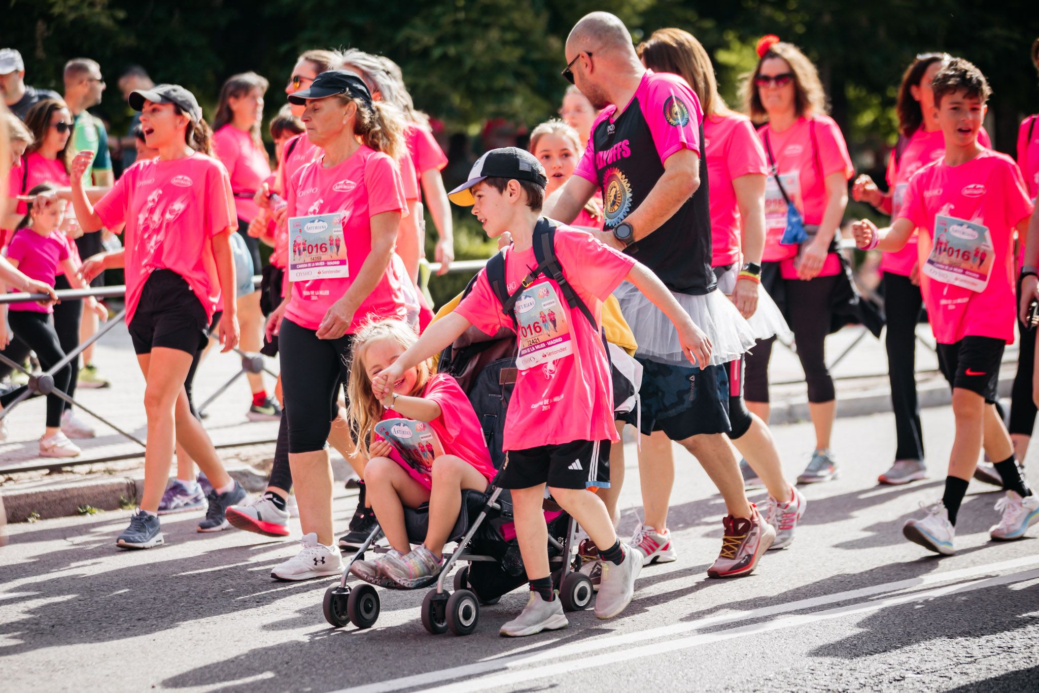 Las 50 mejores fotos de la Carrera de la Mujer Central Lechera Asturiana de Madrid 2024. (51)