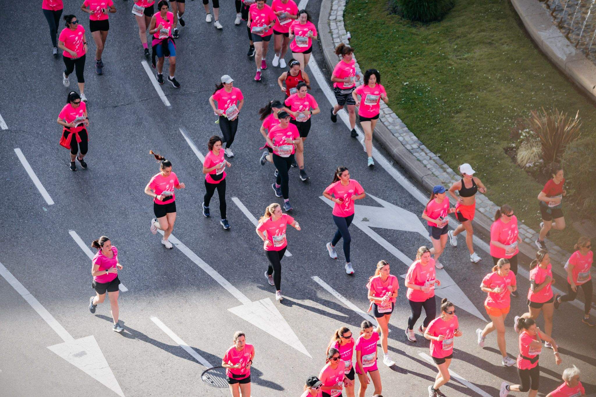 Las mejores fotos del ambiente post de la Carrera de la Mujer Central Lechera Asturiana de Madrid 2024. 27