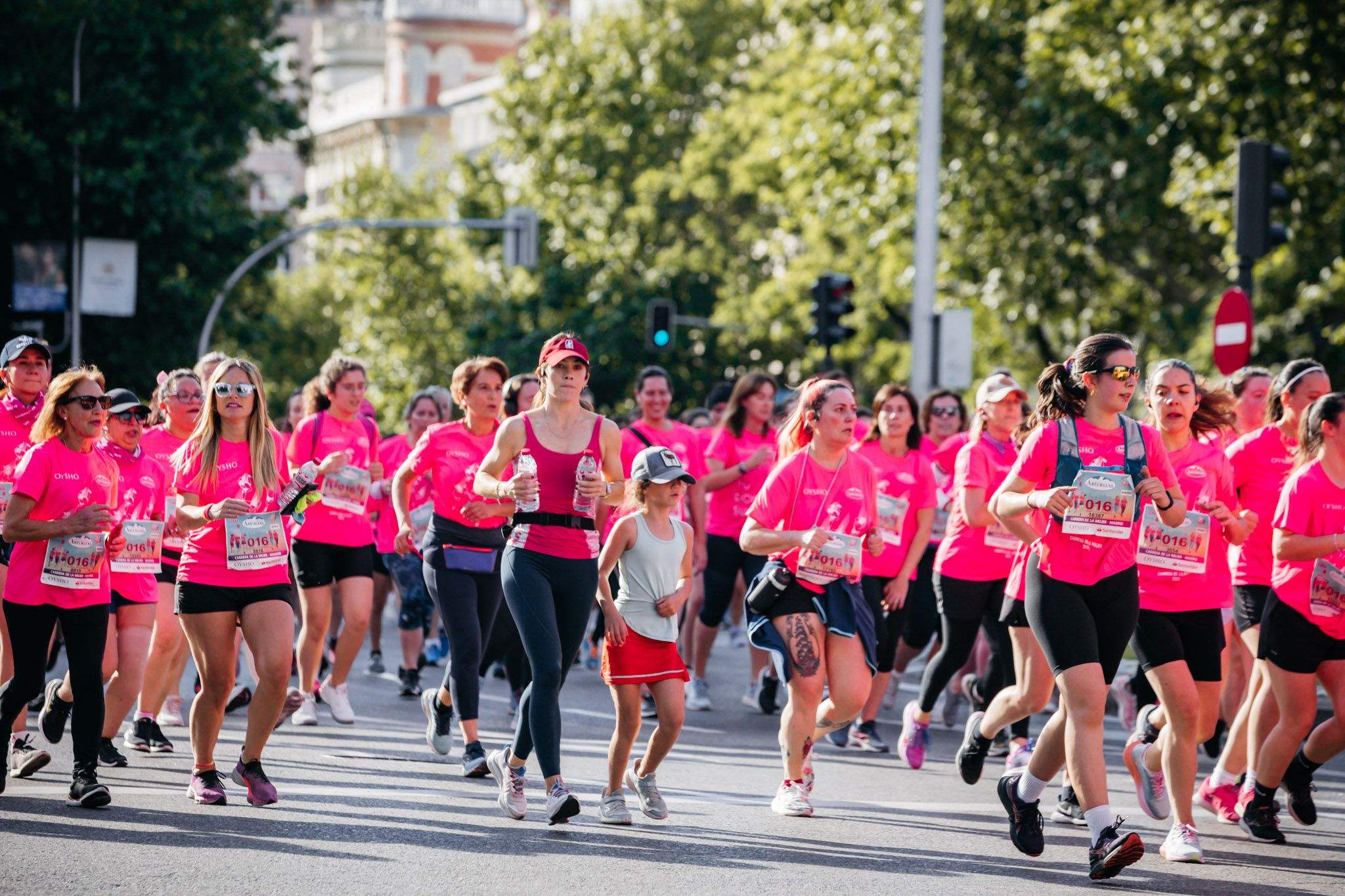 Las mejores fotos del ambiente post de la Carrera de la Mujer Central Lechera Asturiana de Madrid 2024. 31