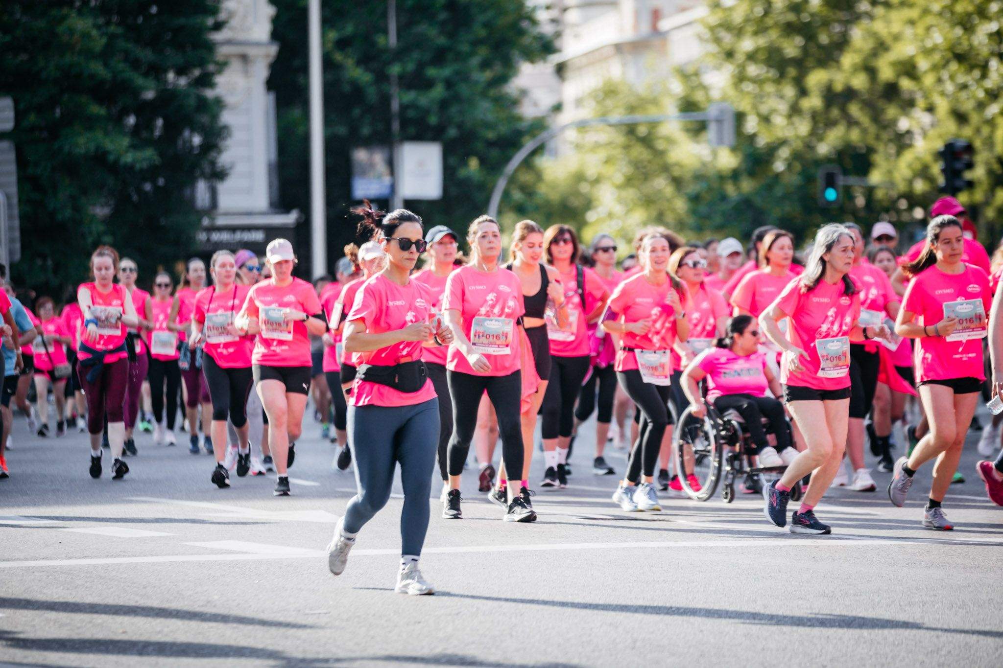 Las mejores fotos del ambiente post de la Carrera de la Mujer Central Lechera Asturiana de Madrid 2024. 32