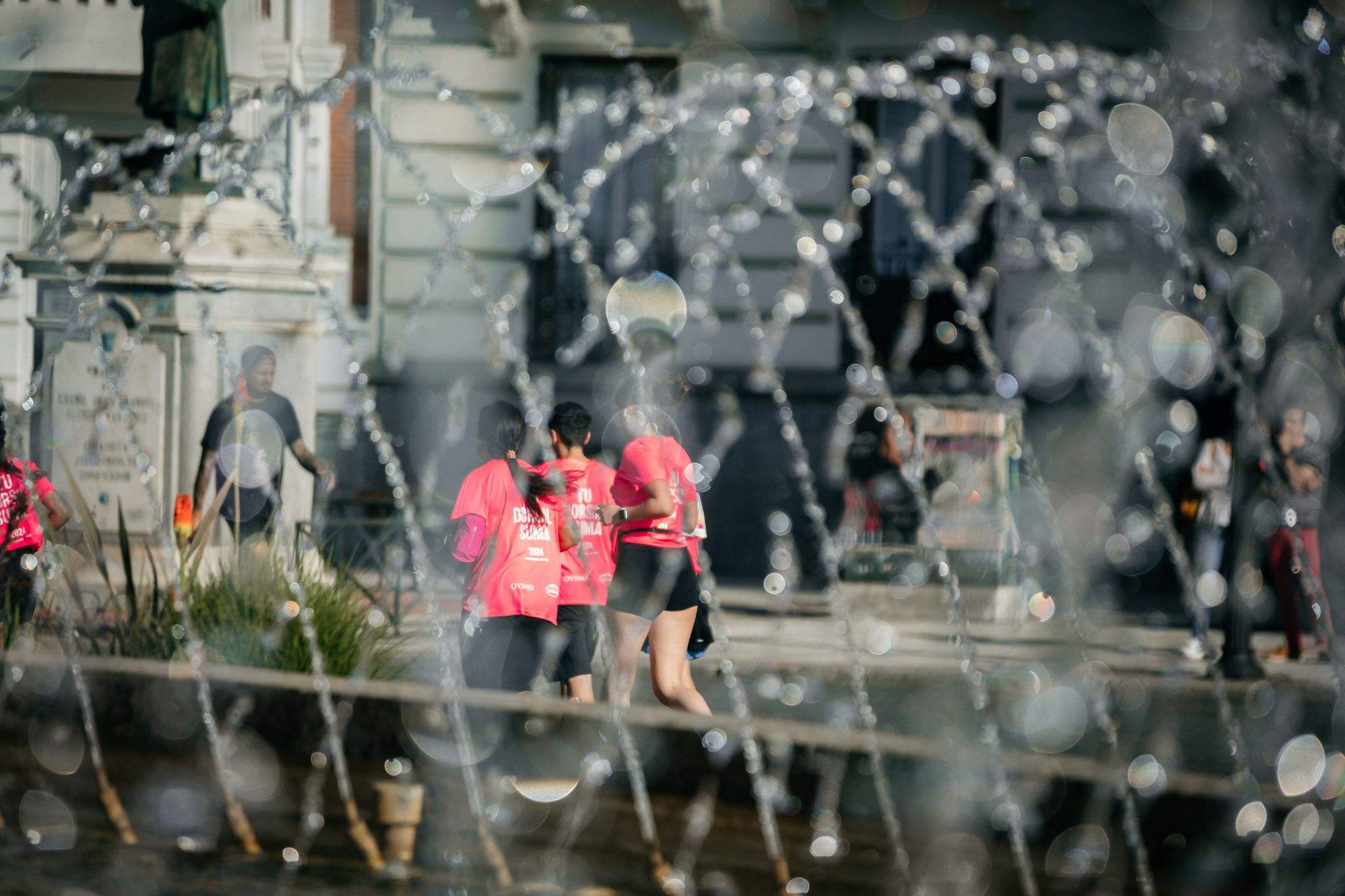 Las mejores fotos del ambiente post de la Carrera de la Mujer Central Lechera Asturiana de Madrid 2024. 39