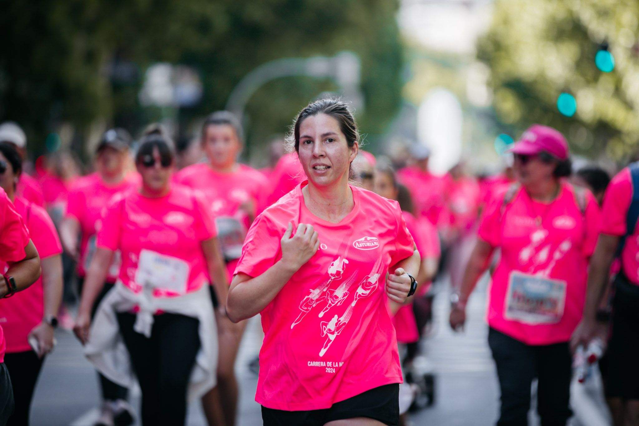 Las mejores fotos del ambiente post de la Carrera de la Mujer Central Lechera Asturiana de Madrid 2024. 42