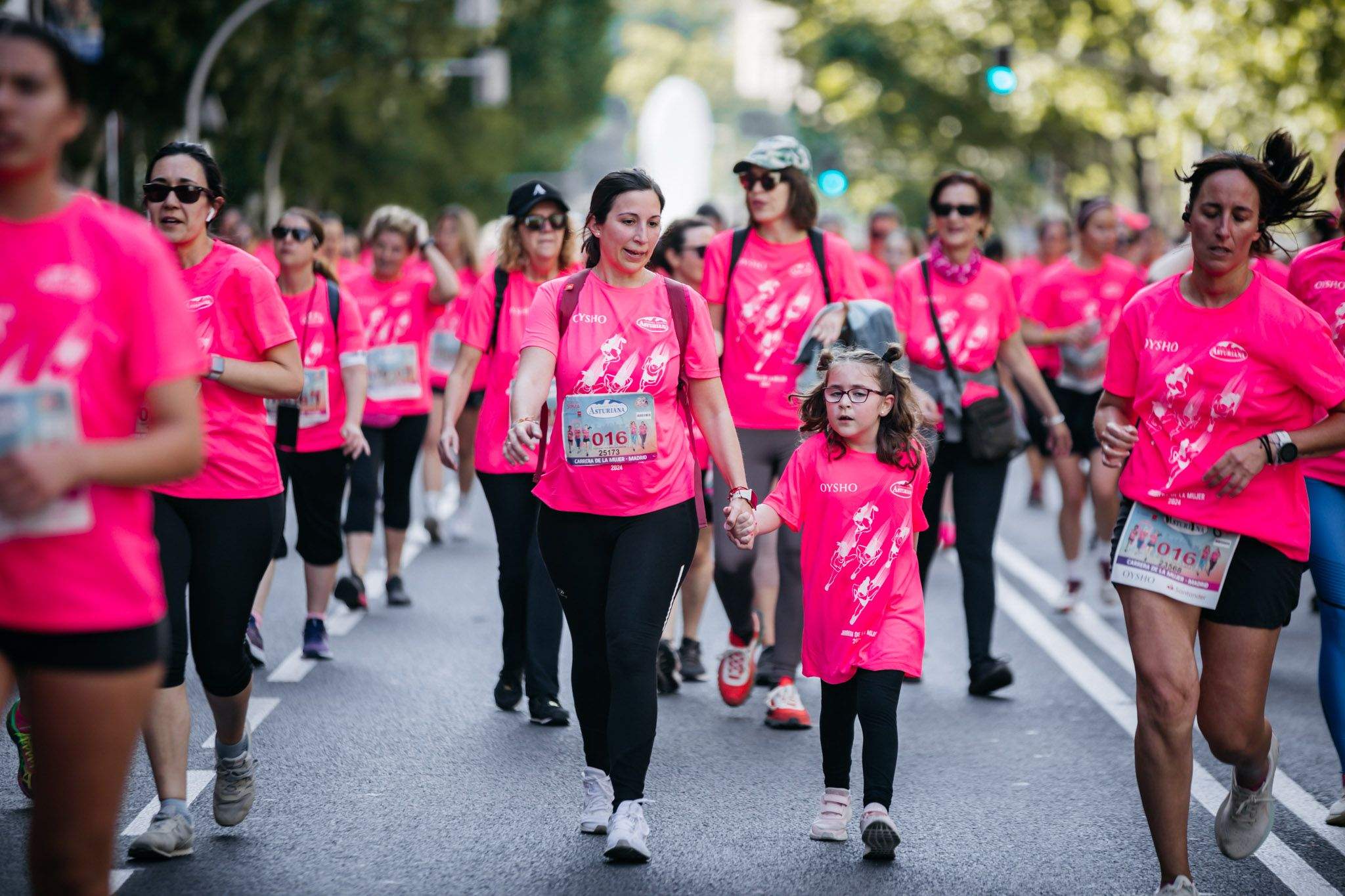 Las mejores fotos del ambiente post de la Carrera de la Mujer Central Lechera Asturiana de Madrid 2024. 44