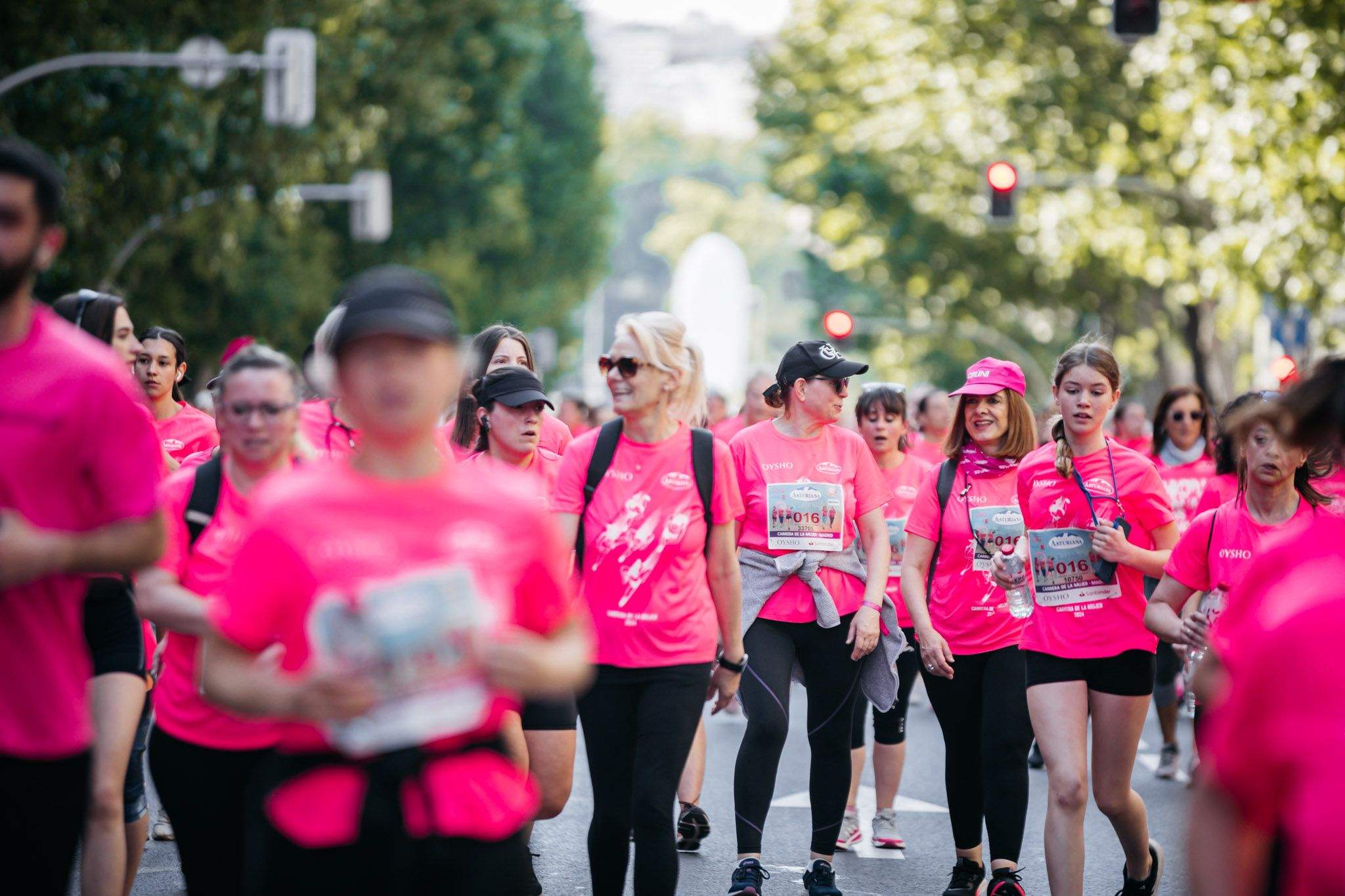 Las mejores fotos del ambiente post de la Carrera de la Mujer Central Lechera Asturiana de Madrid 2024. 45