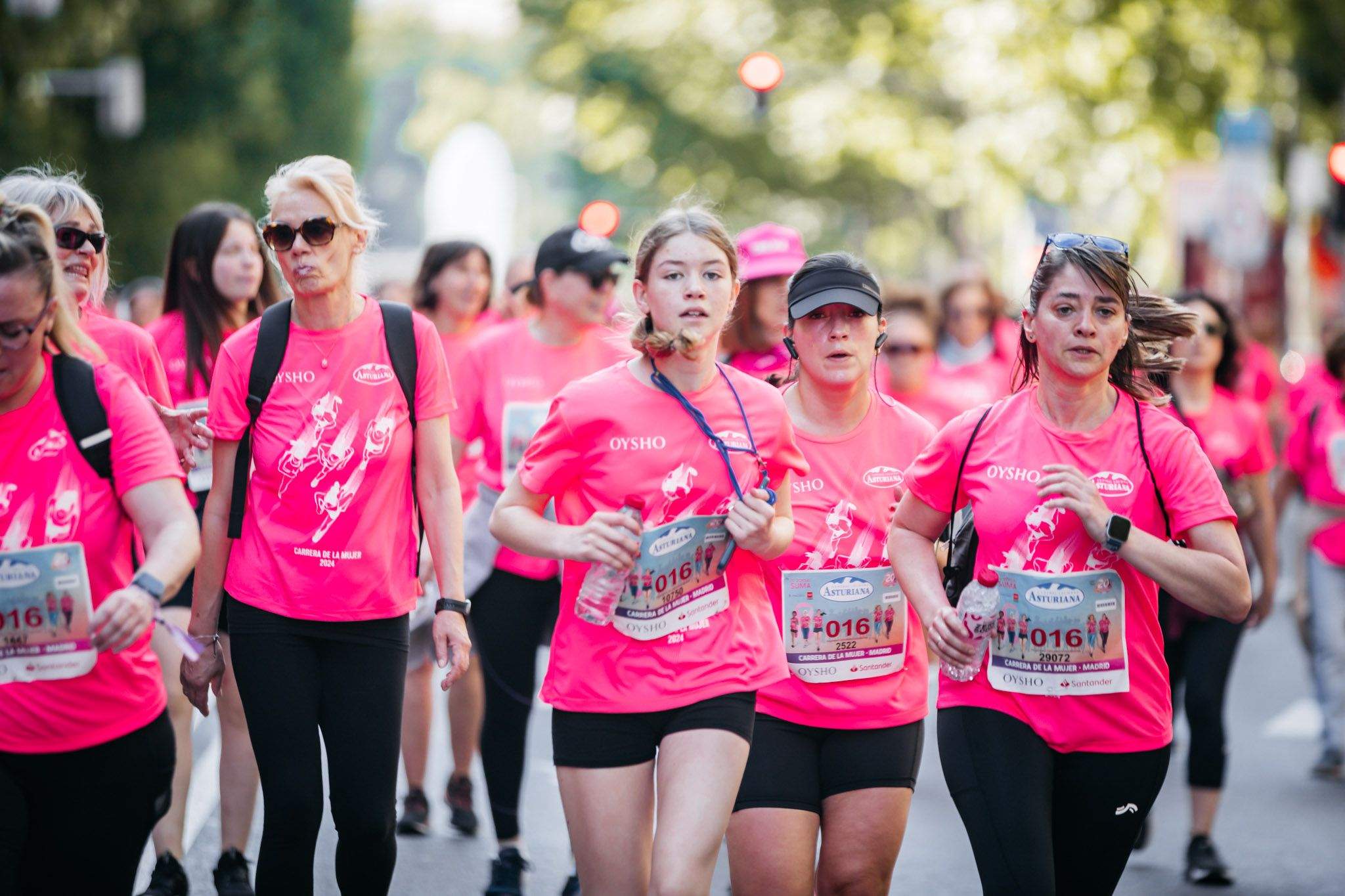 Las mejores fotos del ambiente post de la Carrera de la Mujer Central Lechera Asturiana de Madrid 2024. 46