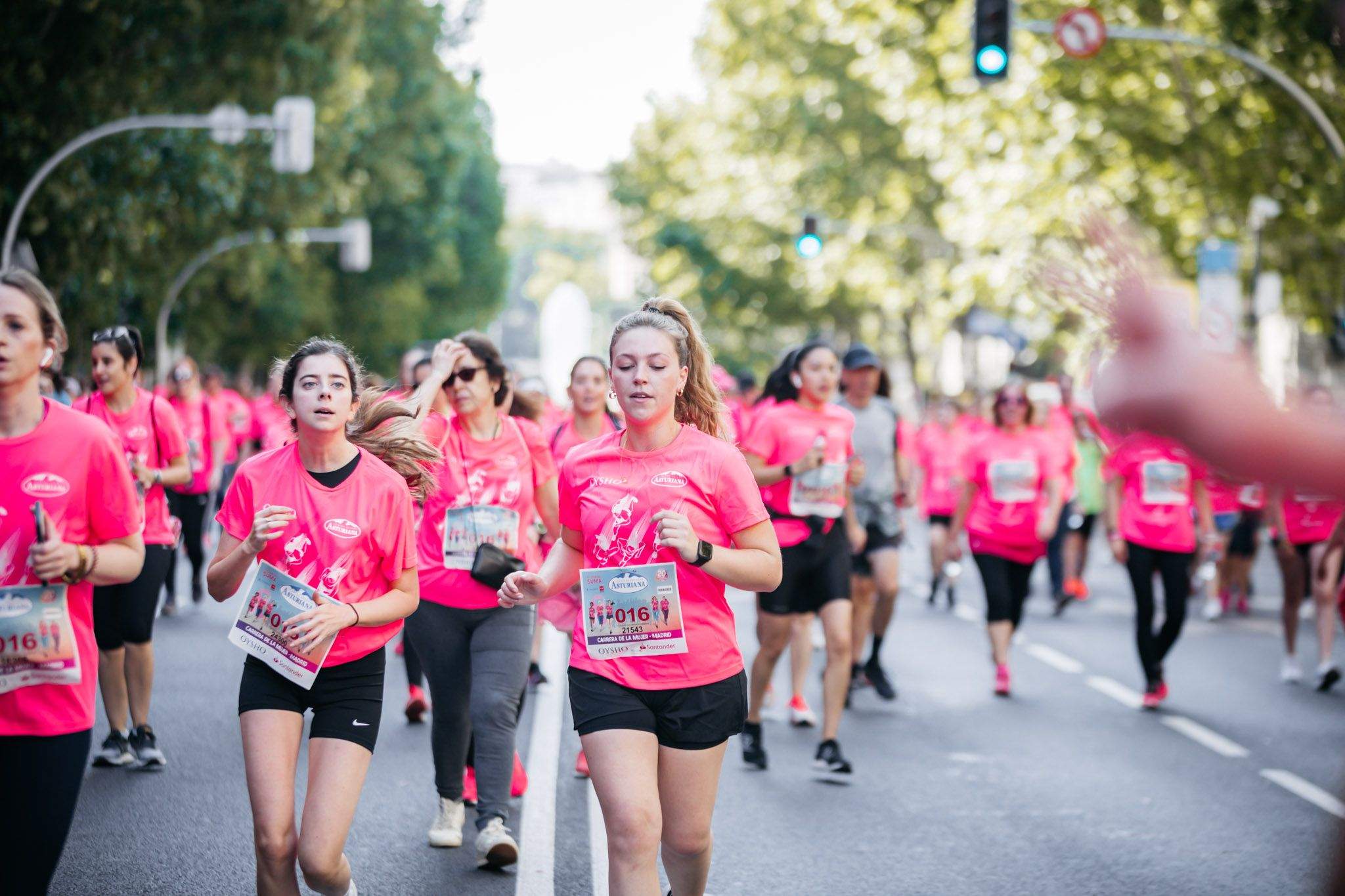 Las mejores fotos del ambiente post de la Carrera de la Mujer Central Lechera Asturiana de Madrid 2024. 48