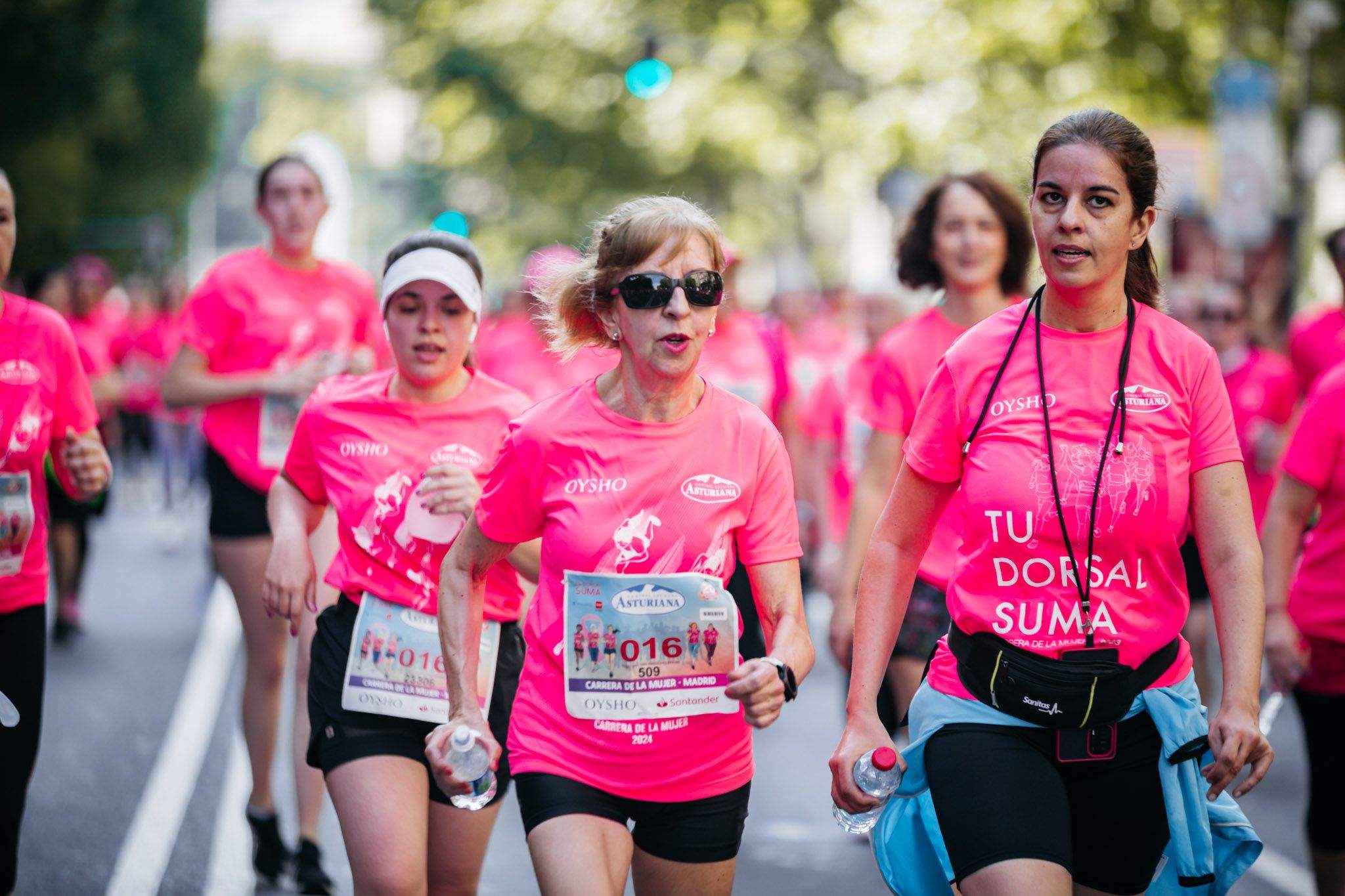 Las mejores fotos del ambiente post de la Carrera de la Mujer Central Lechera Asturiana de Madrid 2024. 49