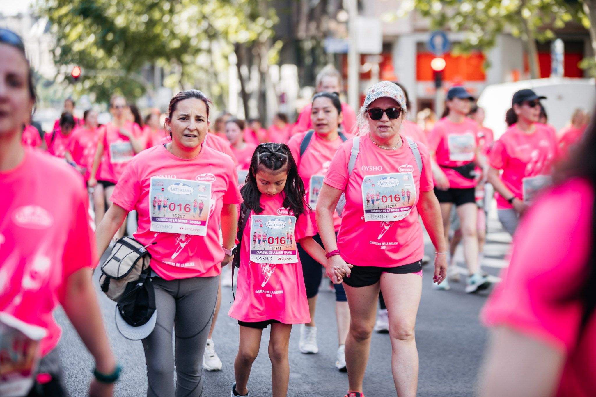Las mejores fotos del ambiente post de la Carrera de la Mujer Central Lechera Asturiana de Madrid 2024. 52