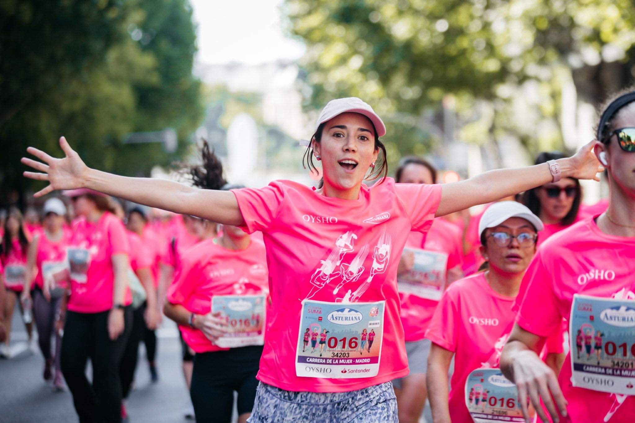 Las mejores fotos del ambiente post de la Carrera de la Mujer Central Lechera Asturiana de Madrid 2024. 56