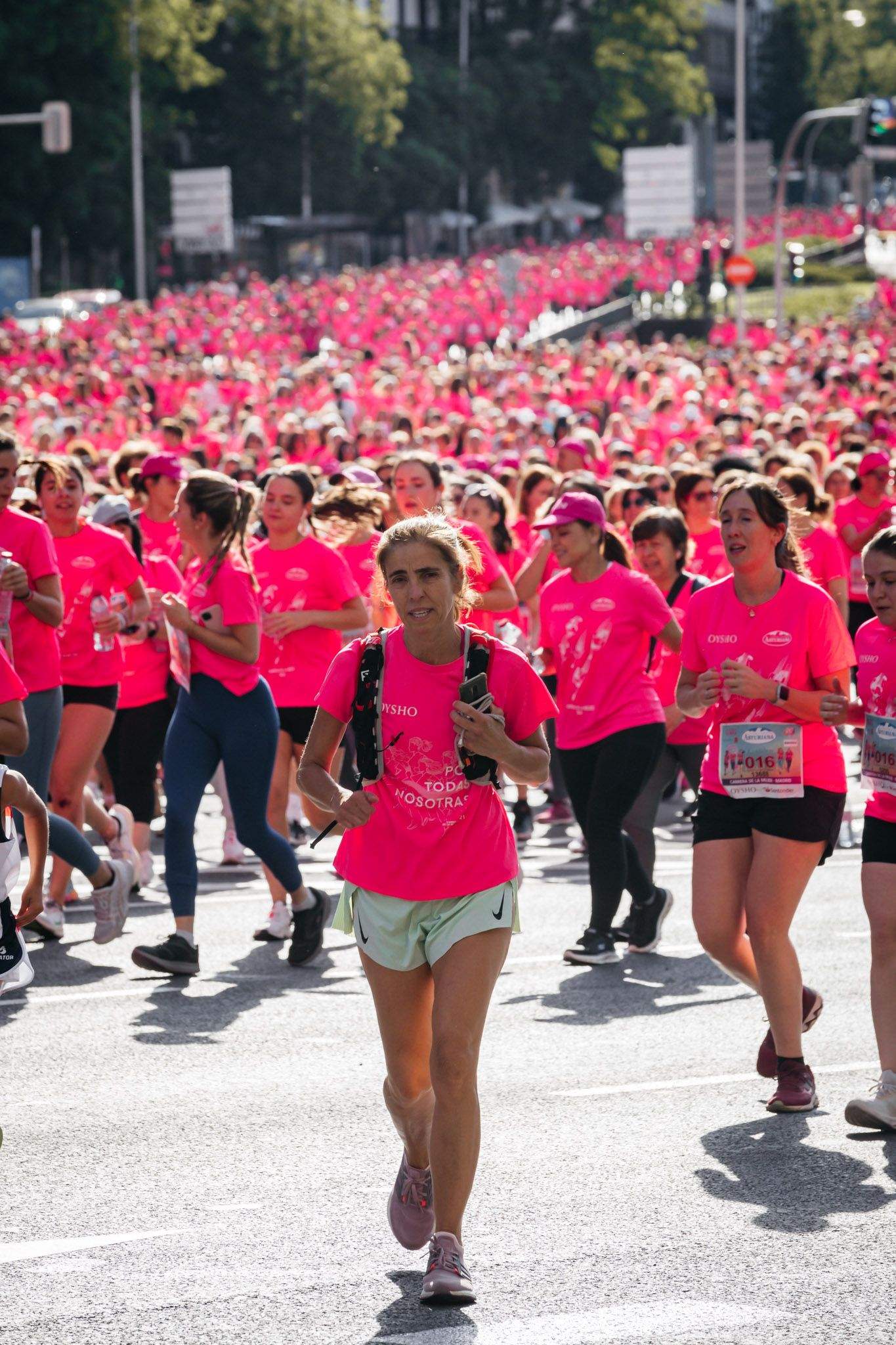Las mejores fotos del ambiente post de la Carrera de la Mujer Central Lechera Asturiana de Madrid 2024. 69