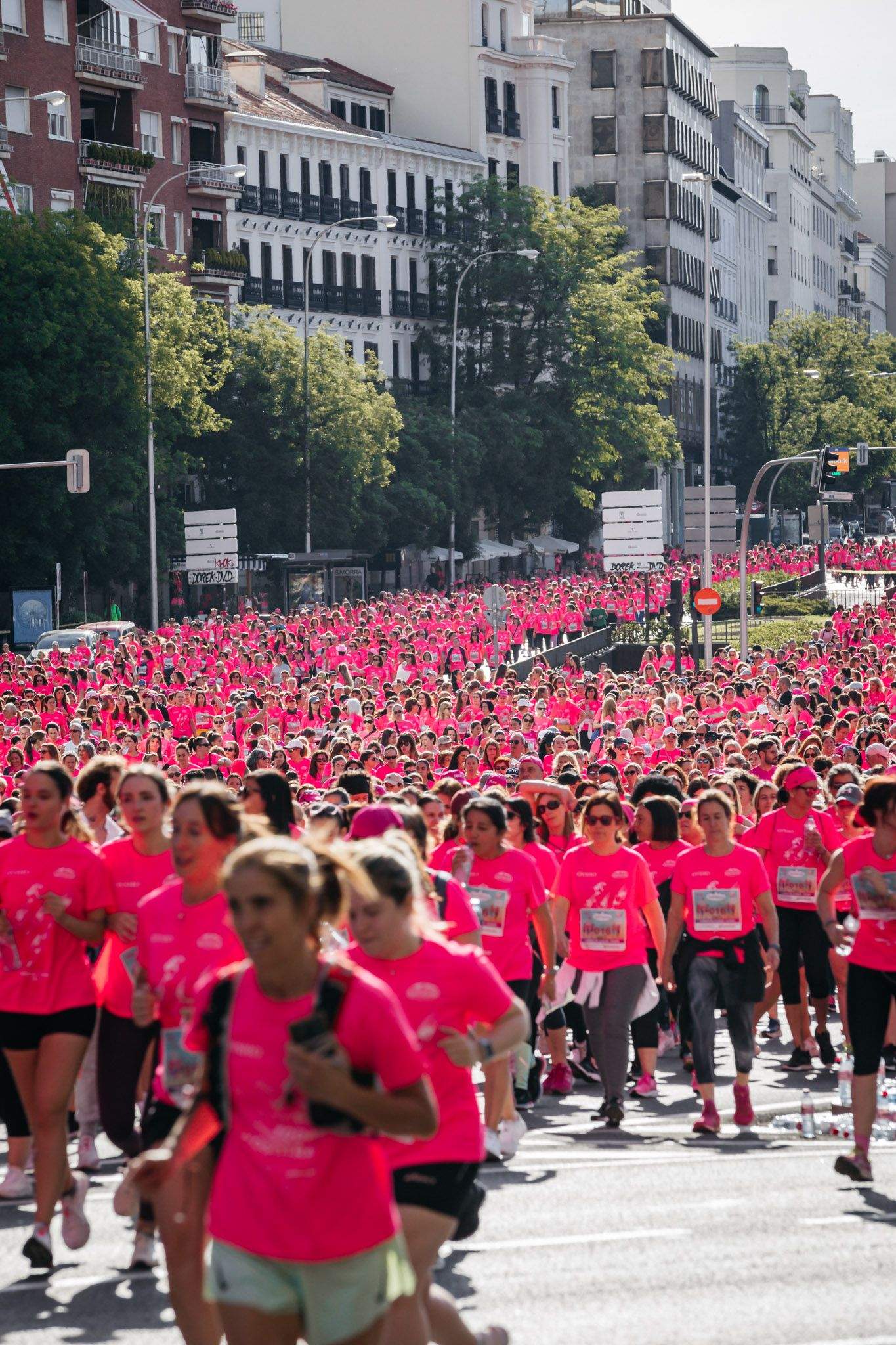 Las mejores fotos del ambiente post de la Carrera de la Mujer Central Lechera Asturiana de Madrid 2024. 70