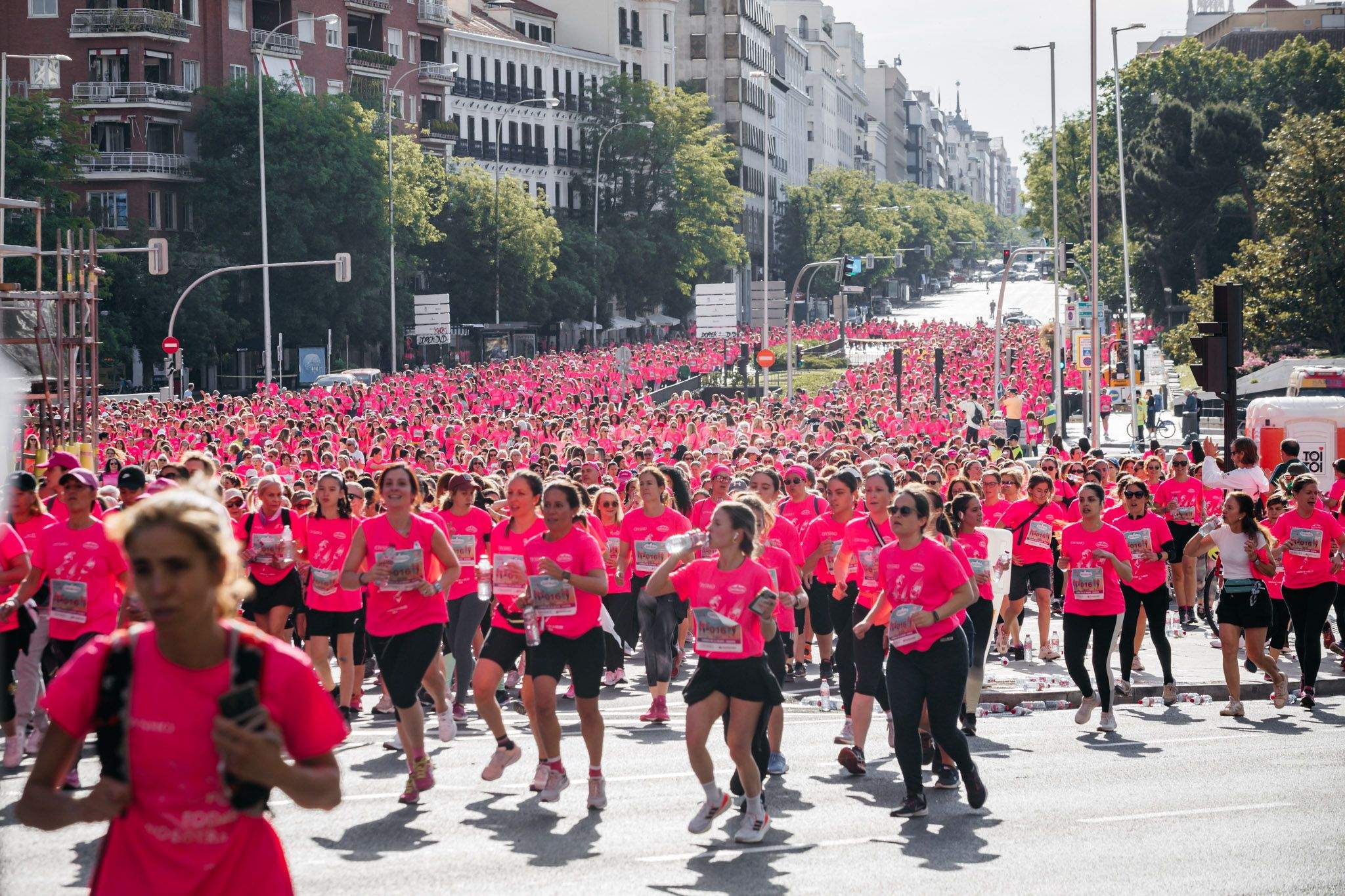 Las mejores fotos del ambiente post de la Carrera de la Mujer Central Lechera Asturiana de Madrid 2024. 71