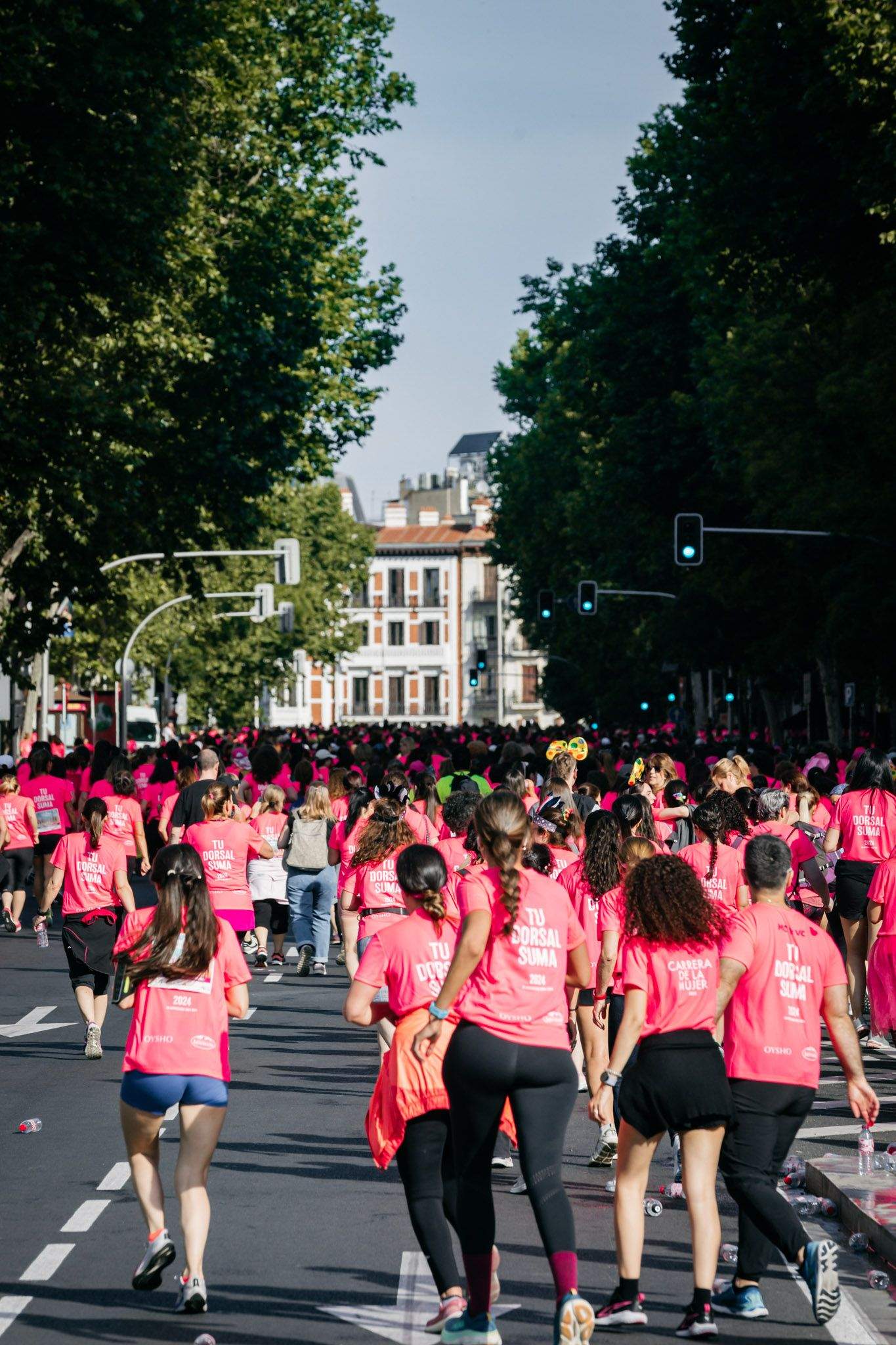 Las mejores fotos del ambiente post de la Carrera de la Mujer Central Lechera Asturiana de Madrid 2024. 79