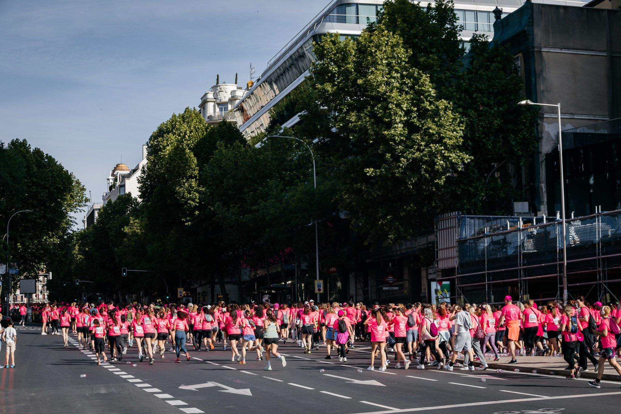 Las mejores fotos del ambiente post de la Carrera de la Mujer Central Lechera Asturiana de Madrid 2024. 81