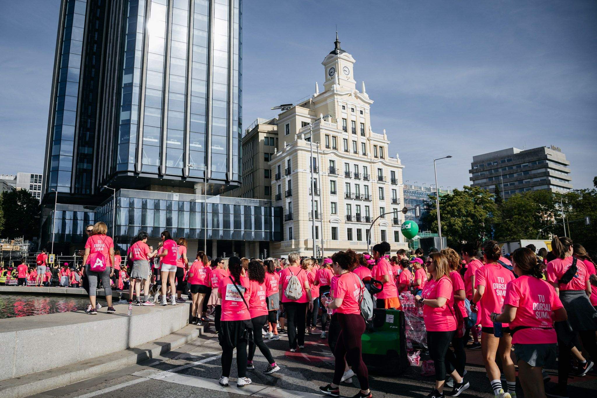 Las mejores fotos del ambiente post de la Carrera de la Mujer Central Lechera Asturiana de Madrid 2024. 92