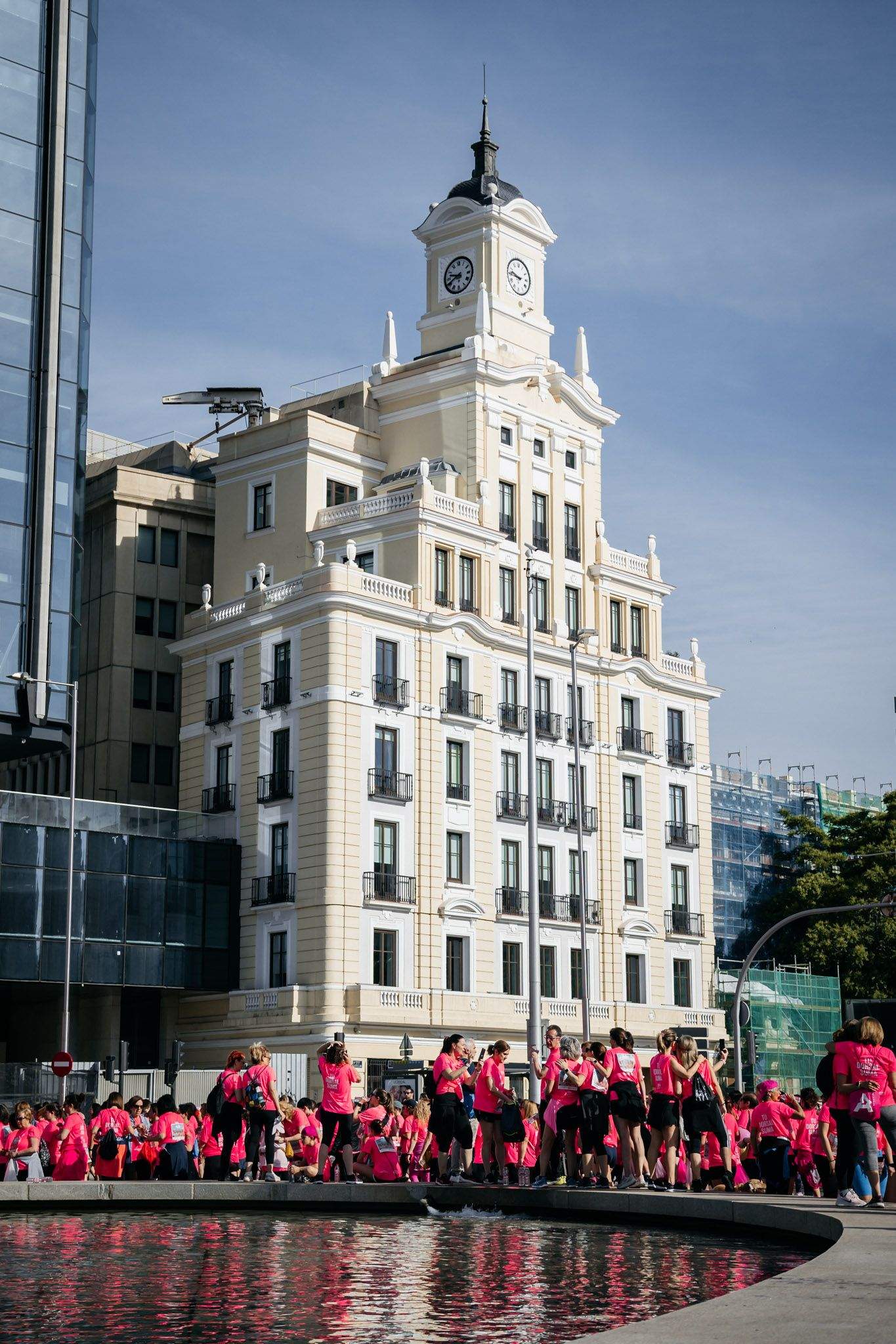 Las mejores fotos del ambiente post de la Carrera de la Mujer Central Lechera Asturiana de Madrid 2024. 95
