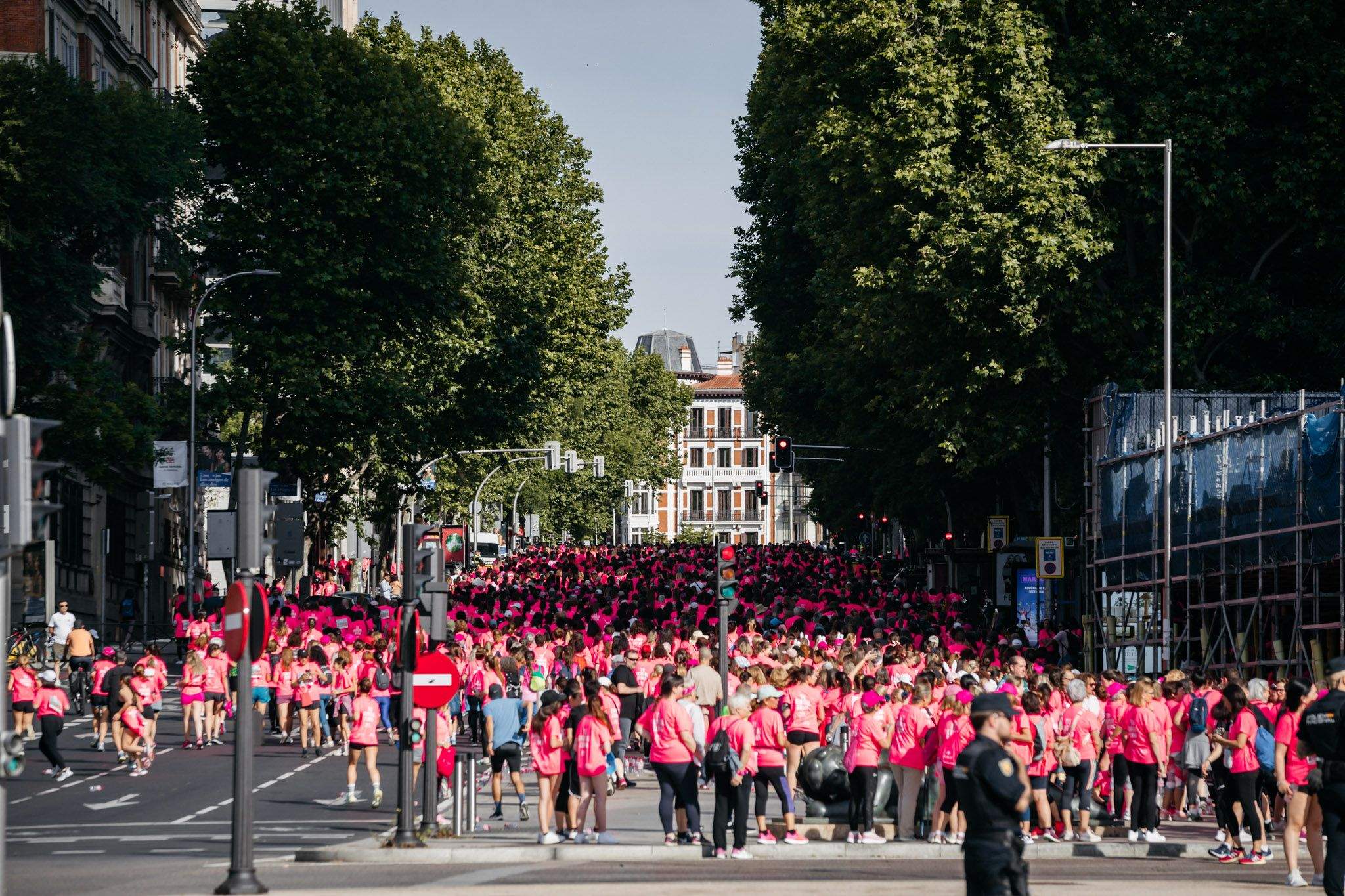 Las mejores fotos del ambiente post de la Carrera de la Mujer Central Lechera Asturiana de Madrid 2024. 97