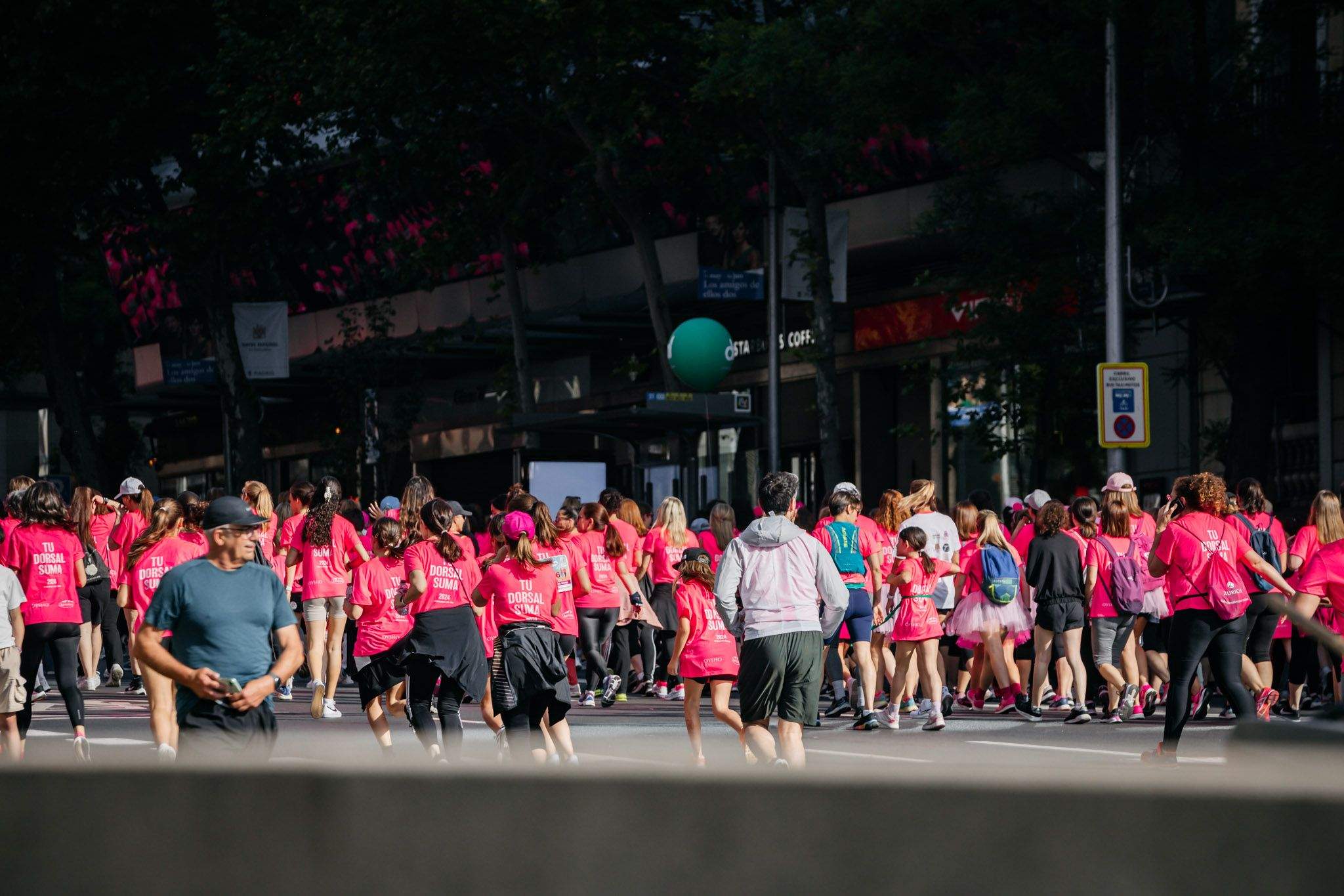 Las mejores fotos del ambiente post de la Carrera de la Mujer Central Lechera Asturiana de Madrid 2024. 98