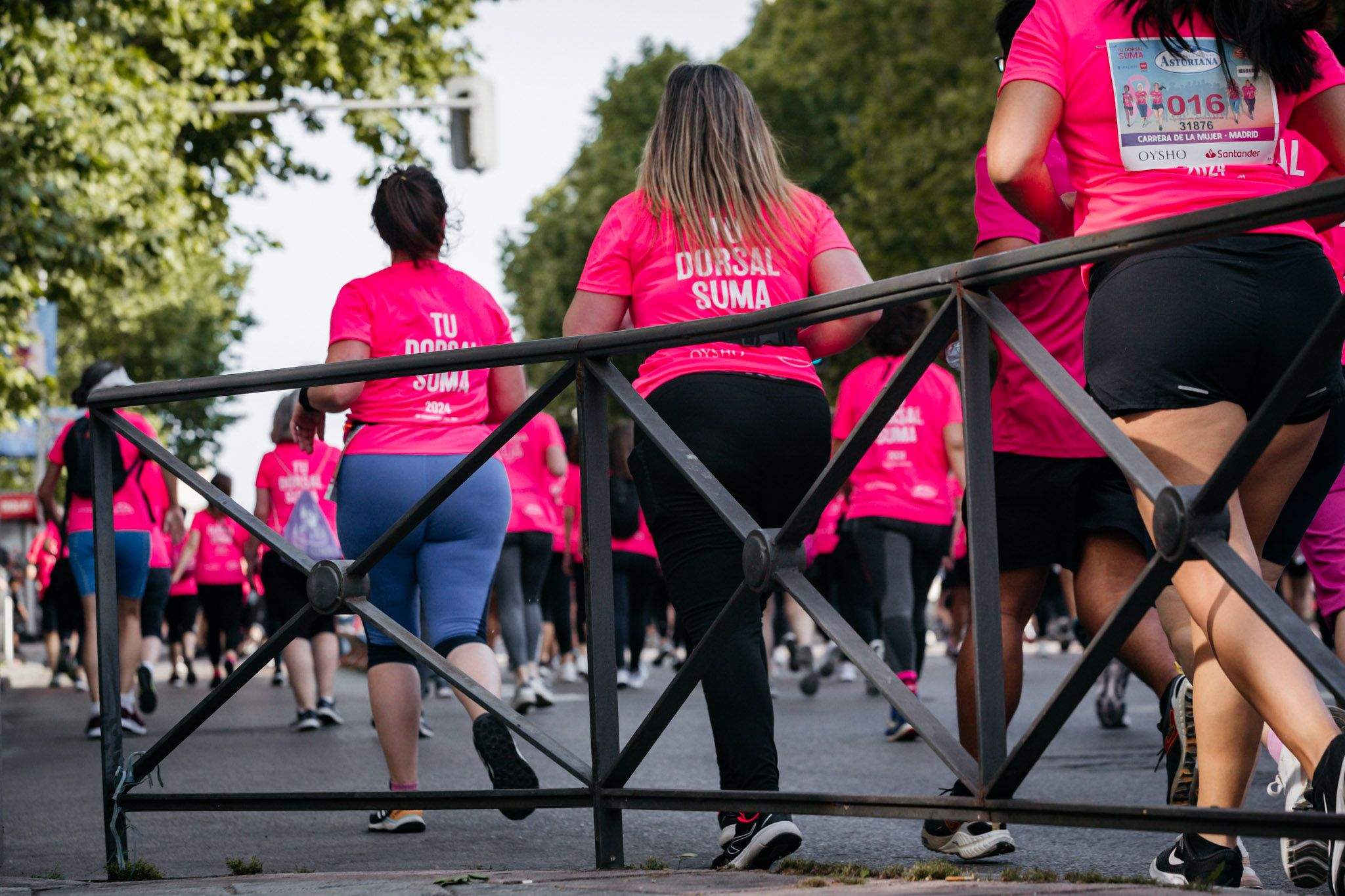 Las mejores fotos del ambiente post de la Carrera de la Mujer Central Lechera Asturiana de Madrid 2024. 100