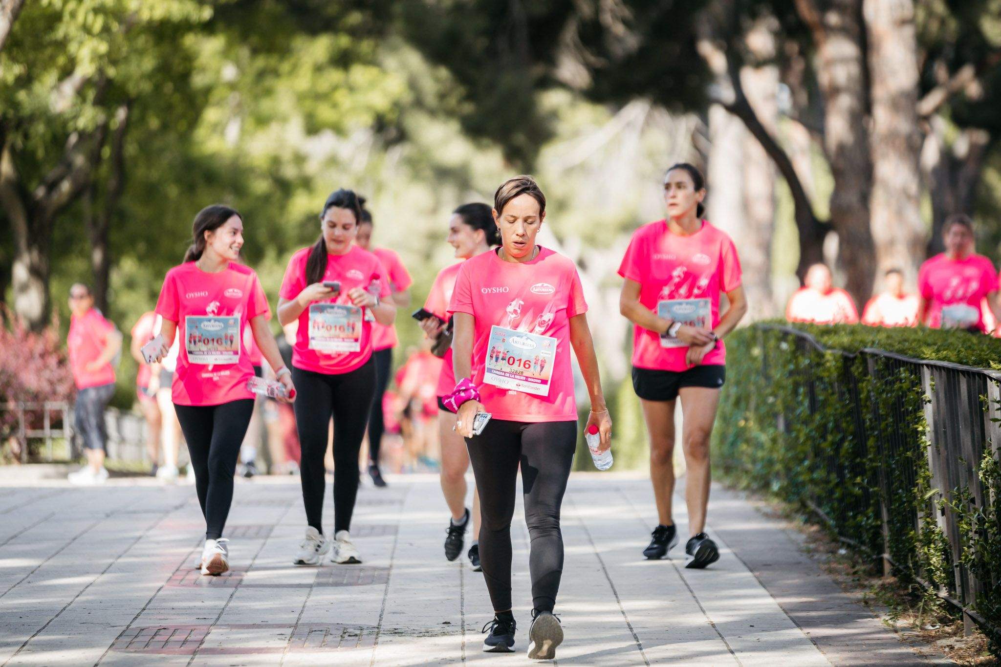 Las mejores fotos del ambiente post de la Carrera de la Mujer Central Lechera Asturiana de Madrid 2024. 109