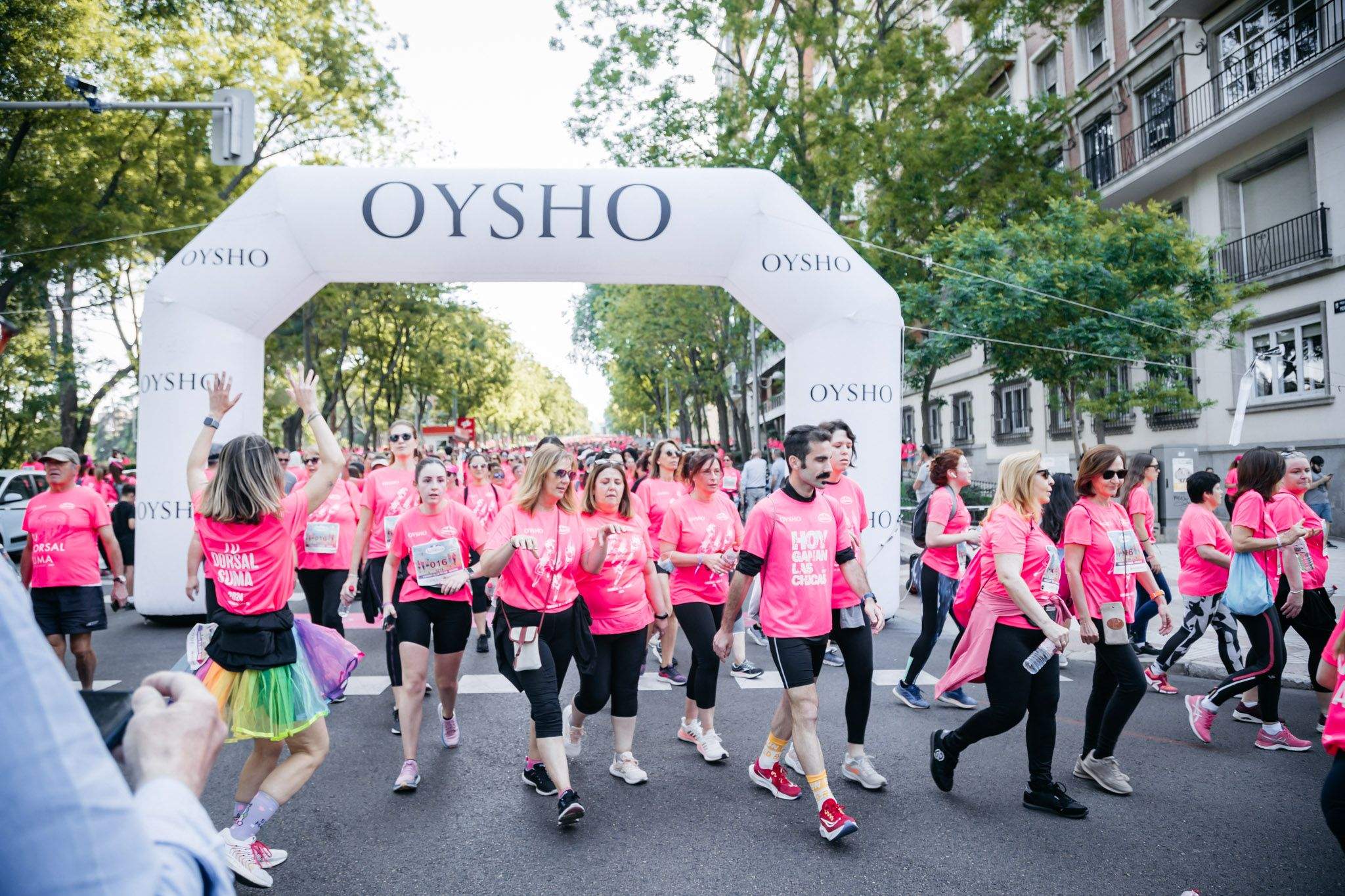 Las mejores fotos del ambiente post de la Carrera de la Mujer Central Lechera Asturiana de Madrid 2024. 140