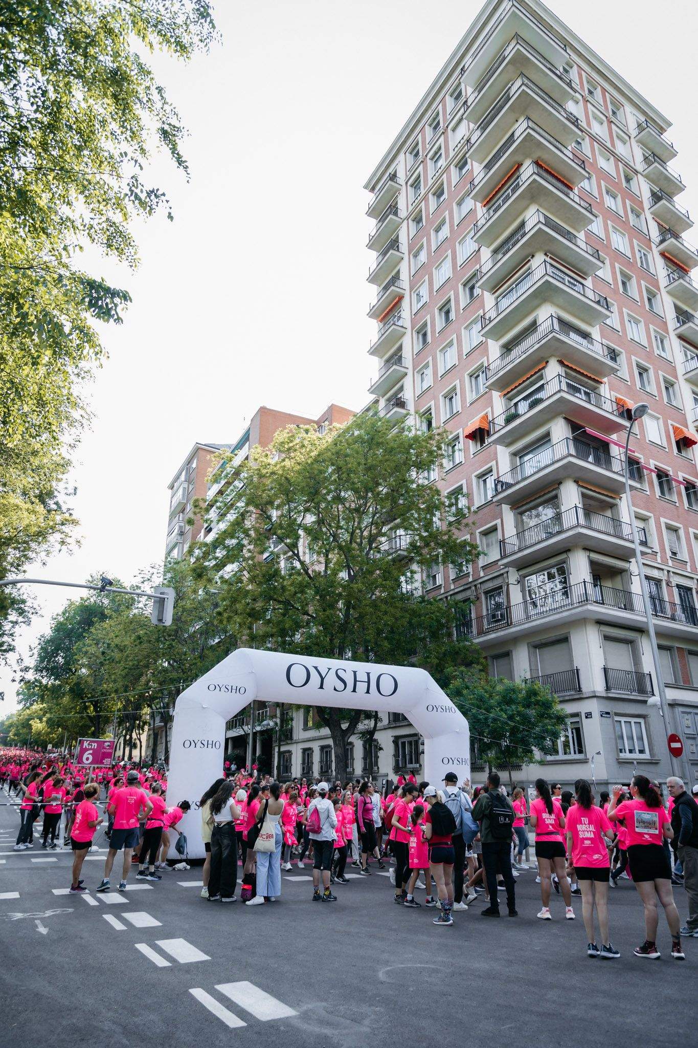 Las mejores fotos del ambiente post de la Carrera de la Mujer Central Lechera Asturiana de Madrid 2024. 142