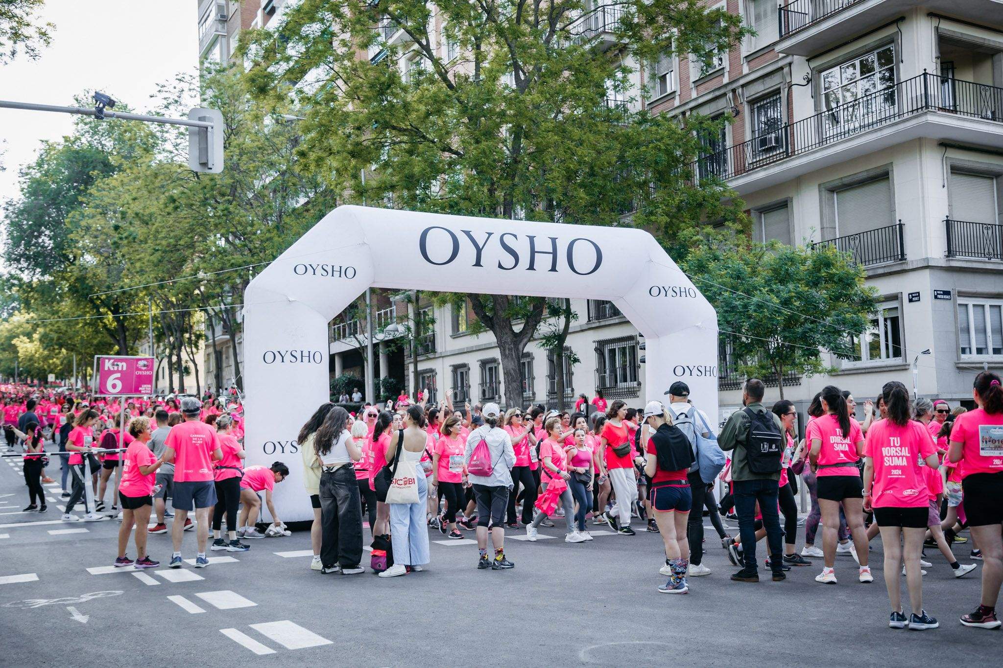 Las mejores fotos del ambiente post de la Carrera de la Mujer Central Lechera Asturiana de Madrid 2024. 144