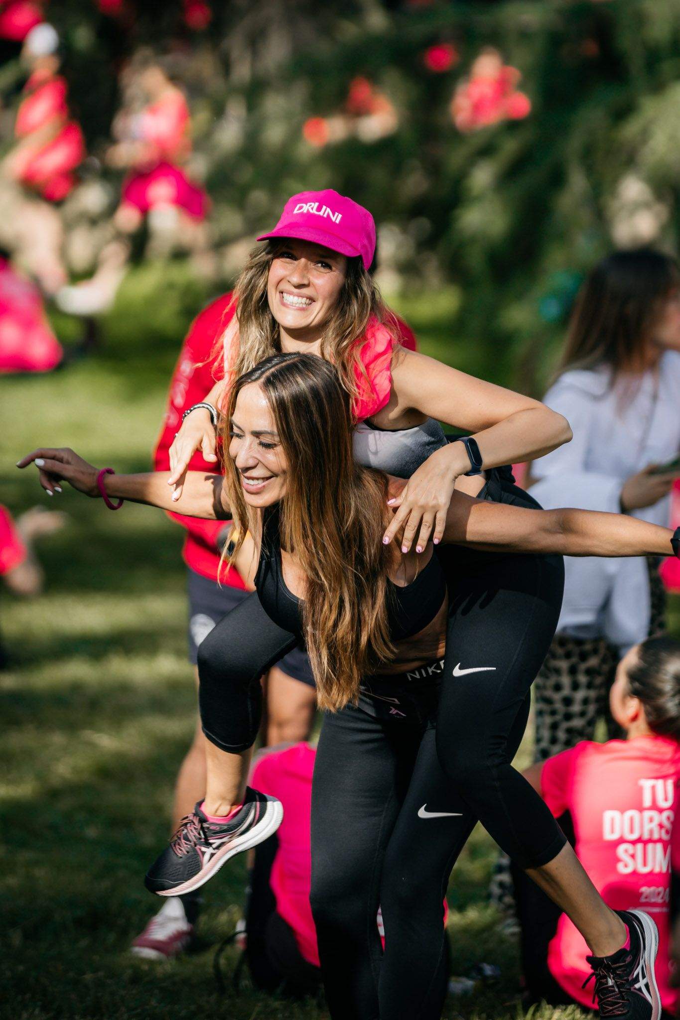Las mejores fotos del ambiente post de la Carrera de la Mujer Central Lechera Asturiana de Madrid 2024. 165