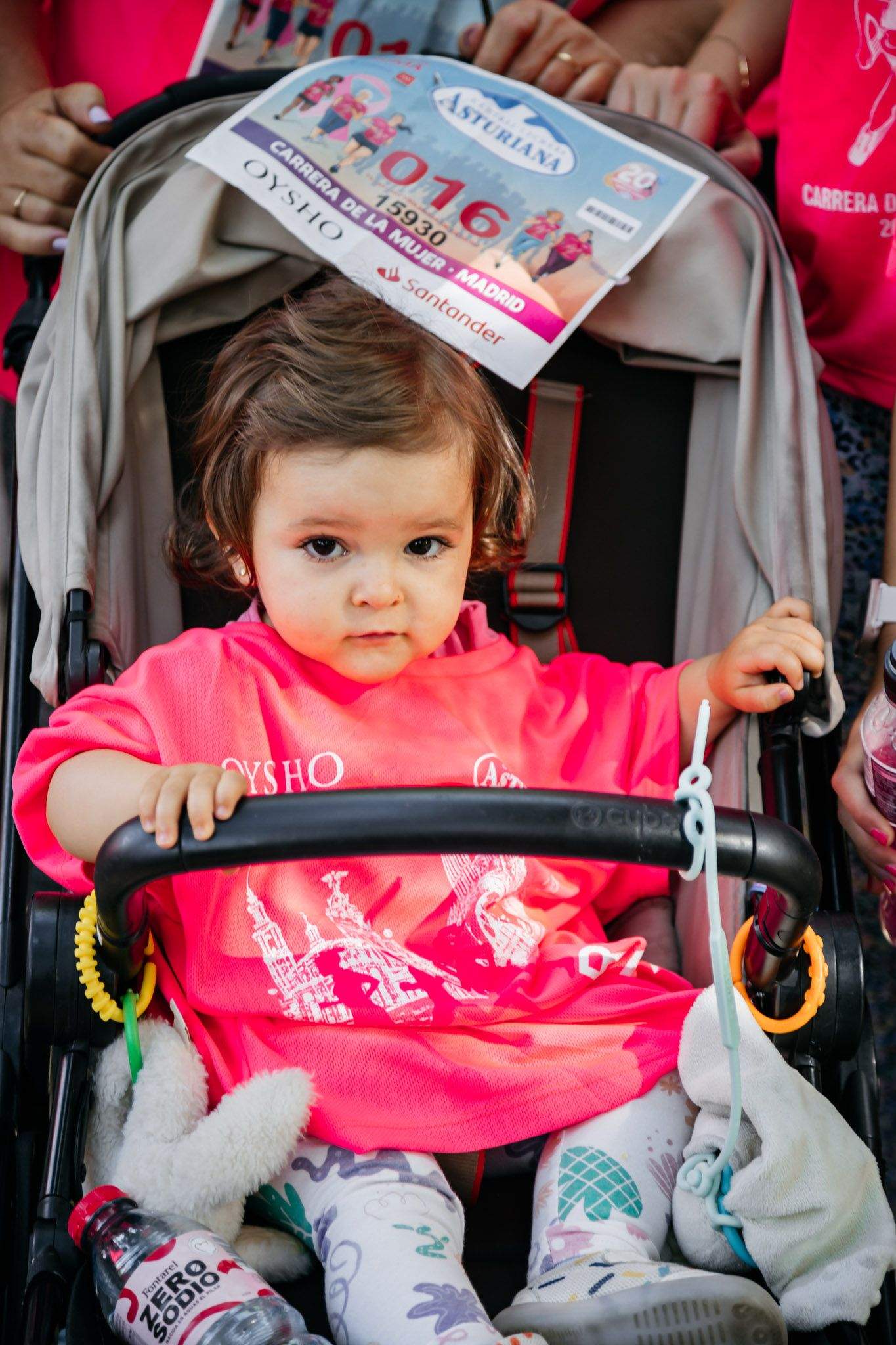 Las mejores fotos del ambiente post de la Carrera de la Mujer Central Lechera Asturiana de Madrid 2024. 179