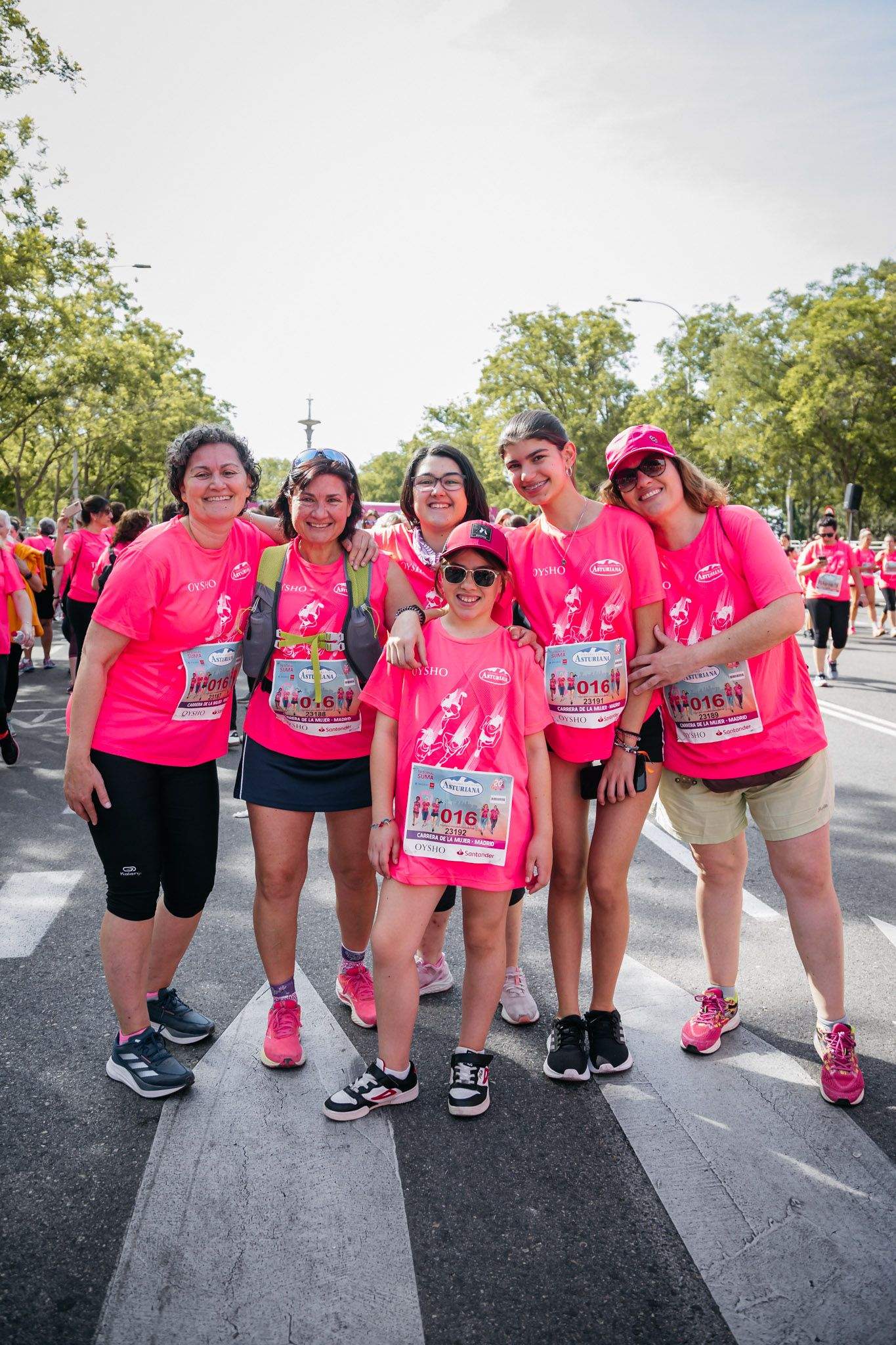 Las mejores fotos del ambiente post de la Carrera de la Mujer Central Lechera Asturiana de Madrid 2024. 190