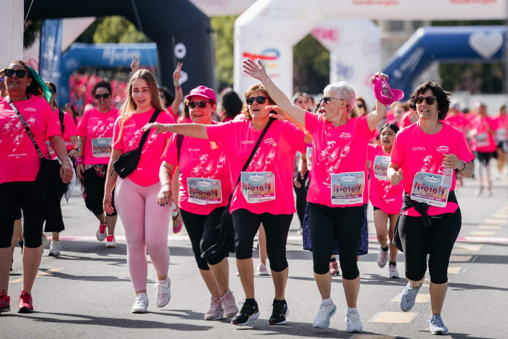 Las mejores fotos del ambiente post de la Carrera de la Mujer Central Lechera Asturiana de Madrid 2024. 199