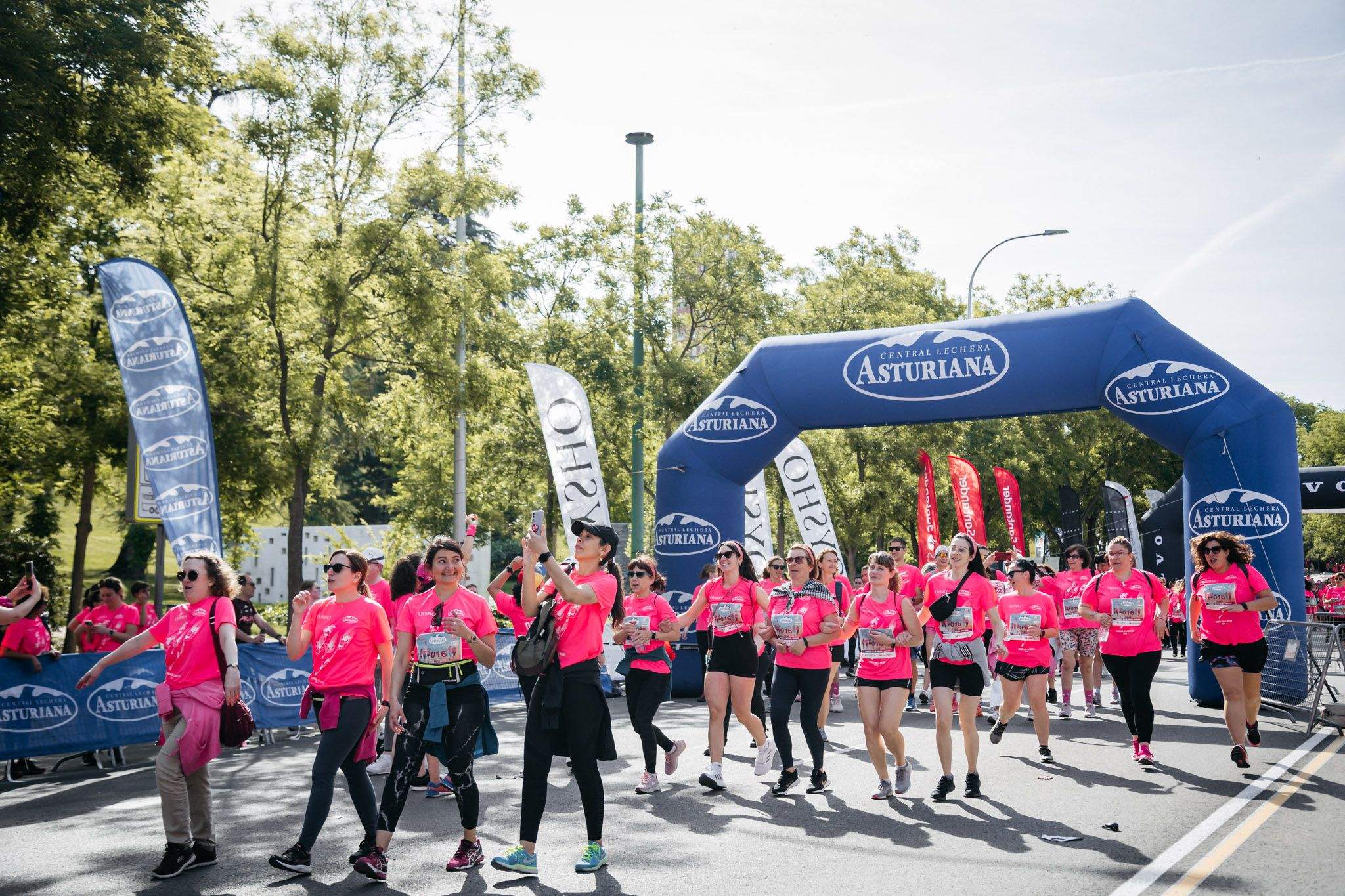 Las mejores fotos del ambiente post de la Carrera de la Mujer Central Lechera Asturiana de Madrid 2024. 203