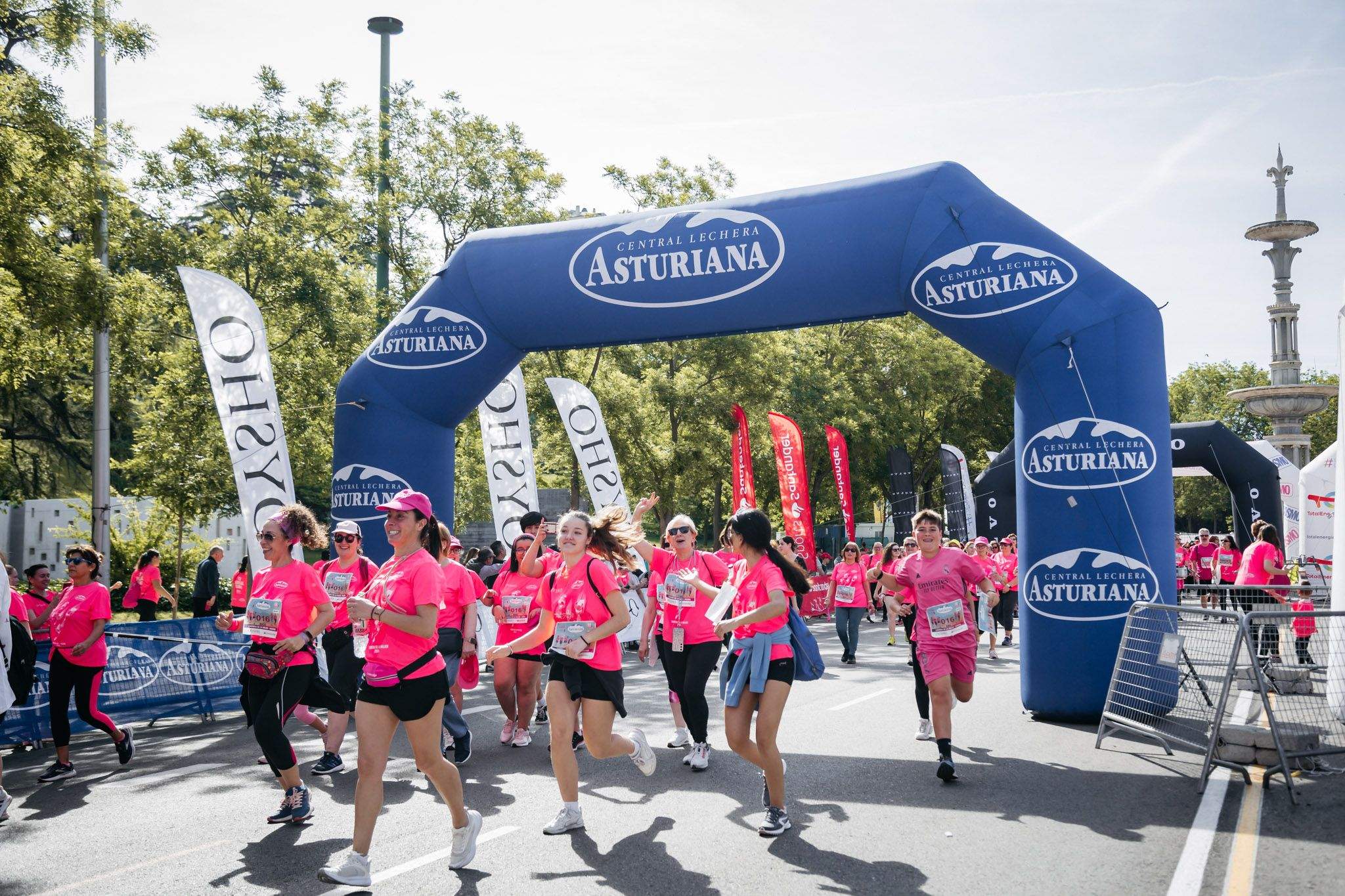 Las mejores fotos del ambiente post de la Carrera de la Mujer Central Lechera Asturiana de Madrid 2024. 210