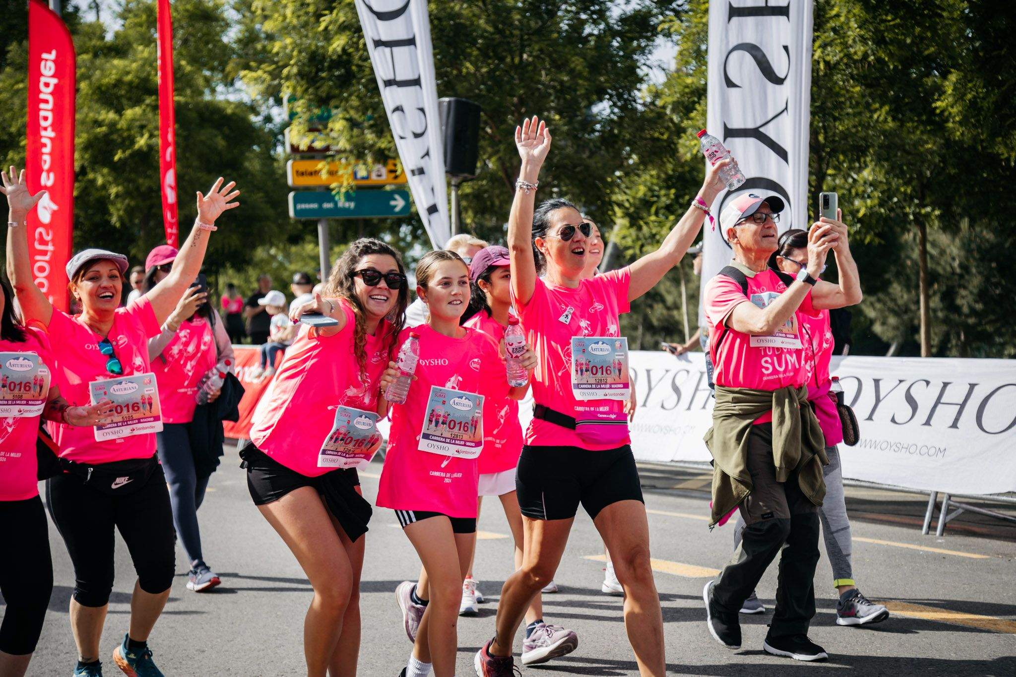Las mejores fotos del ambiente post de la Carrera de la Mujer Central Lechera Asturiana de Madrid 2024. 213