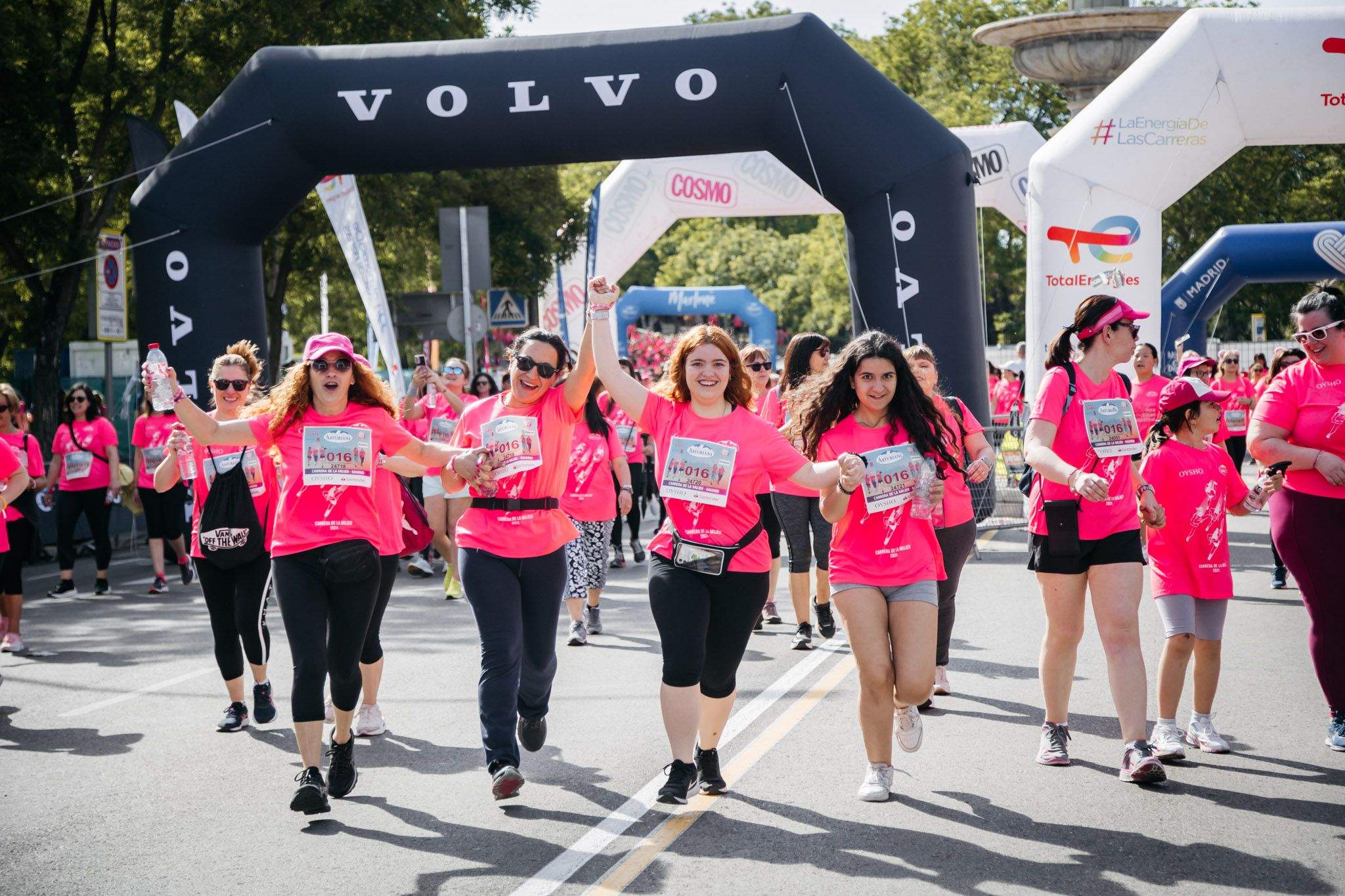 Las mejores fotos del ambiente post de la Carrera de la Mujer Central Lechera Asturiana de Madrid 2024. 214