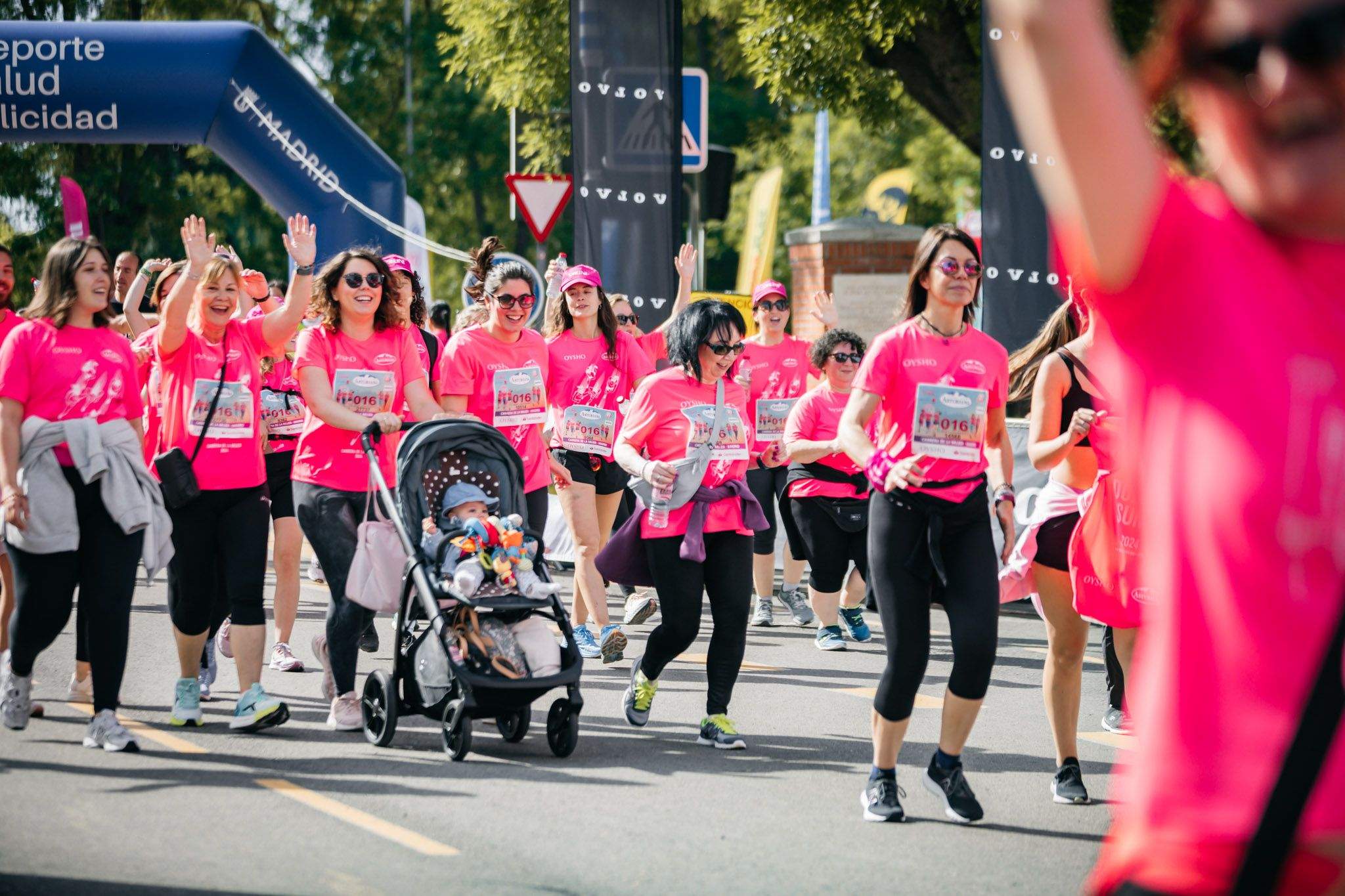 Las mejores fotos del ambiente post de la Carrera de la Mujer Central Lechera Asturiana de Madrid 2024. 219