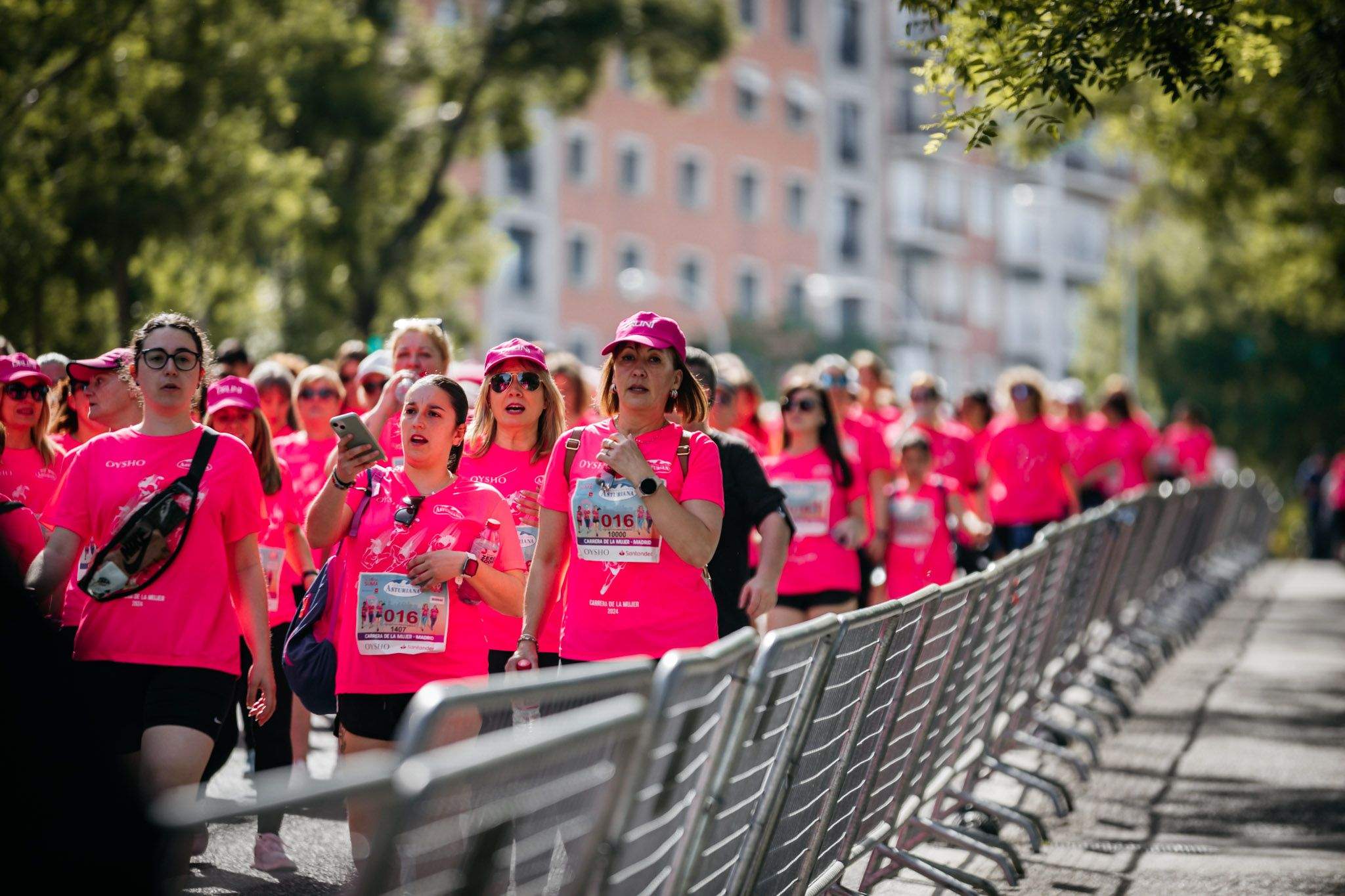Las mejores fotos del ambiente post de la Carrera de la Mujer Central Lechera Asturiana de Madrid 2024. 237