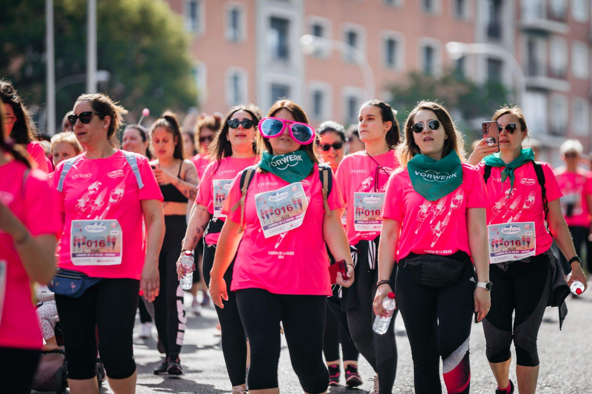 Las mejores fotos del ambiente post de la Carrera de la Mujer Central Lechera Asturiana de Madrid 2024. 250