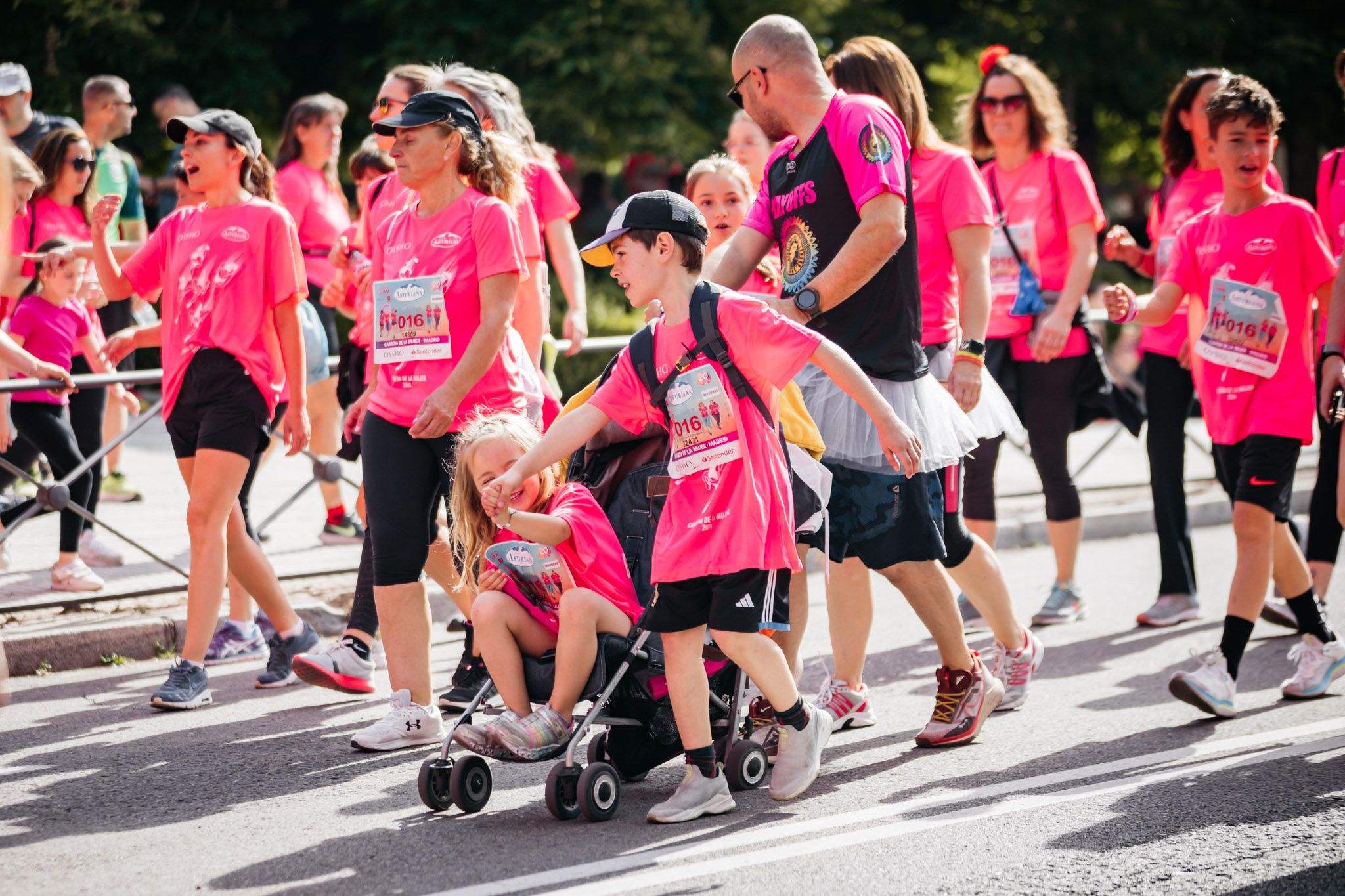 Las mejores fotos del ambiente post de la Carrera de la Mujer Central Lechera Asturiana de Madrid 2024. 255