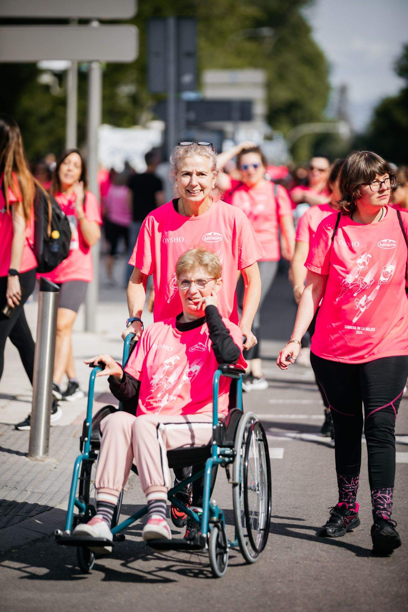 Las mejores fotos del ambiente post de la Carrera de la Mujer Central Lechera Asturiana de Madrid 2024. 268