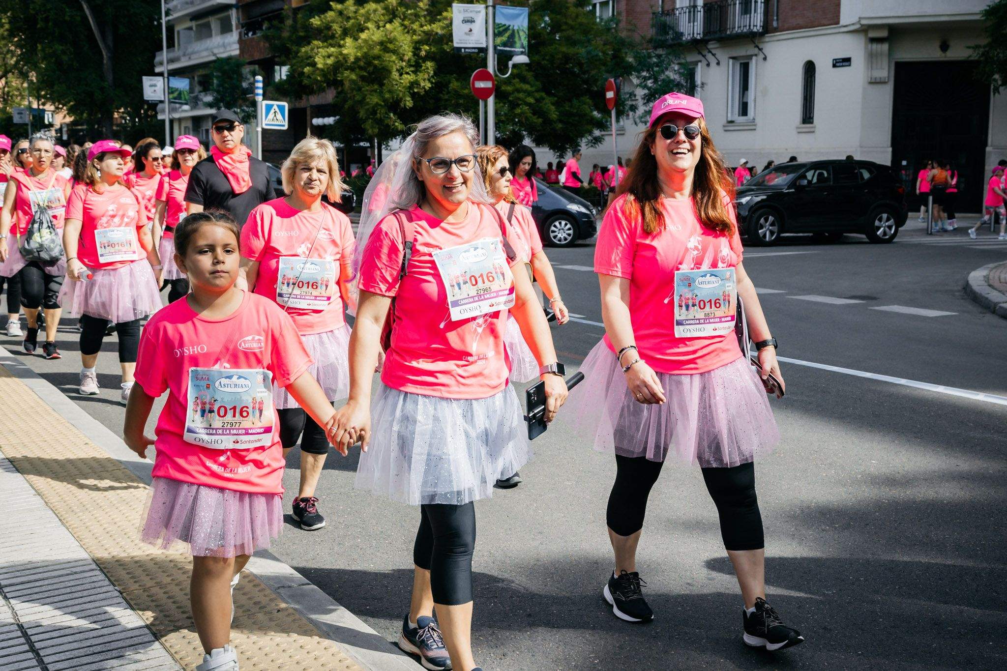 Las mejores fotos del ambiente post de la Carrera de la Mujer Central Lechera Asturiana de Madrid 2024. 286