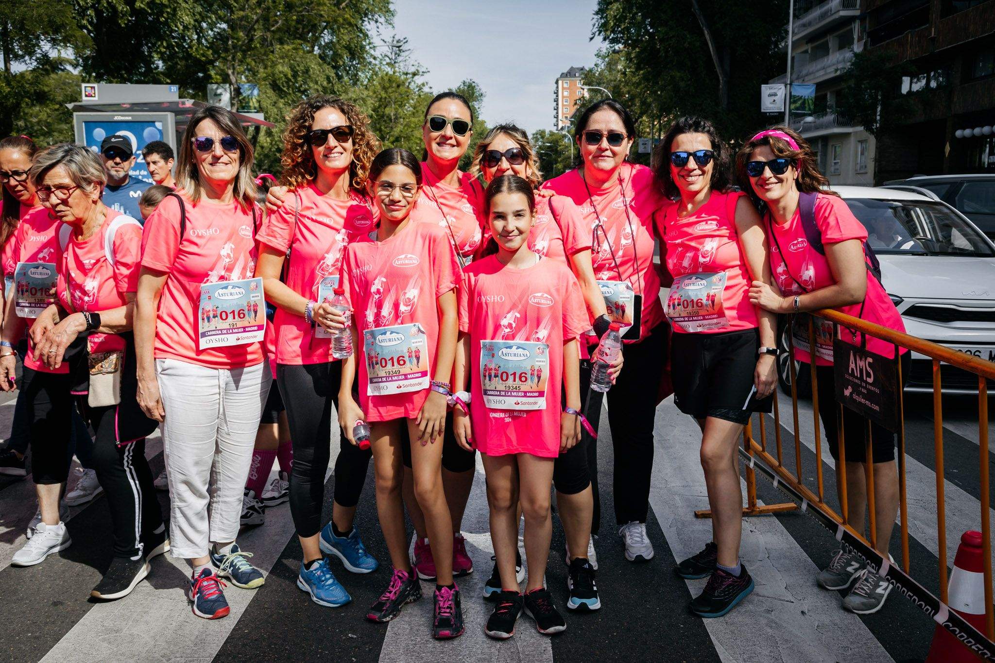 Las mejores fotos del ambiente post de la Carrera de la Mujer Central Lechera Asturiana de Madrid 2024. 291