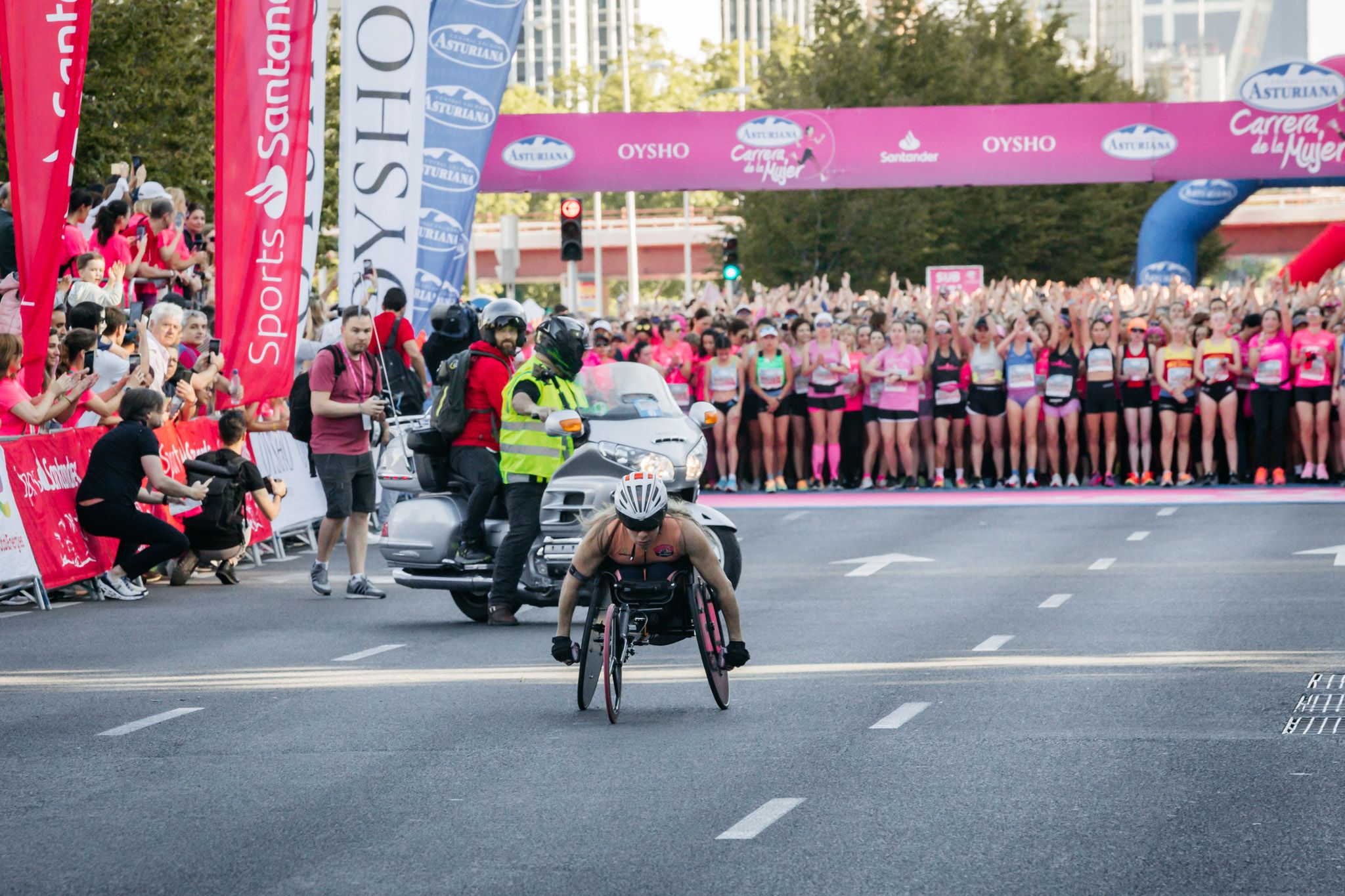 Las mejores fotos de la Carrera de la Mujer de Madrid 2024. 175