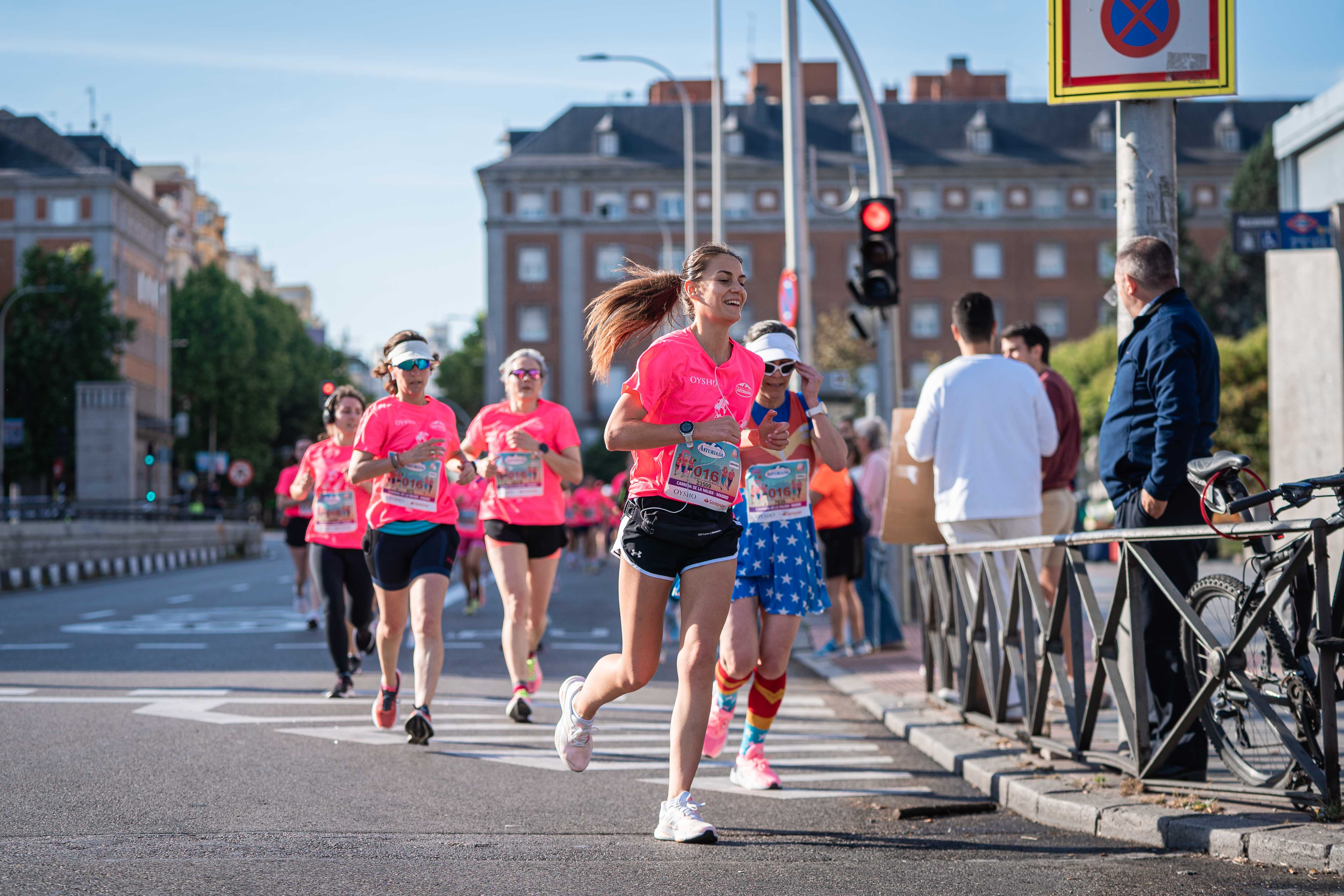 Las mejores fotos de la Carrera de la Mujer de Madrid 2024. 09896