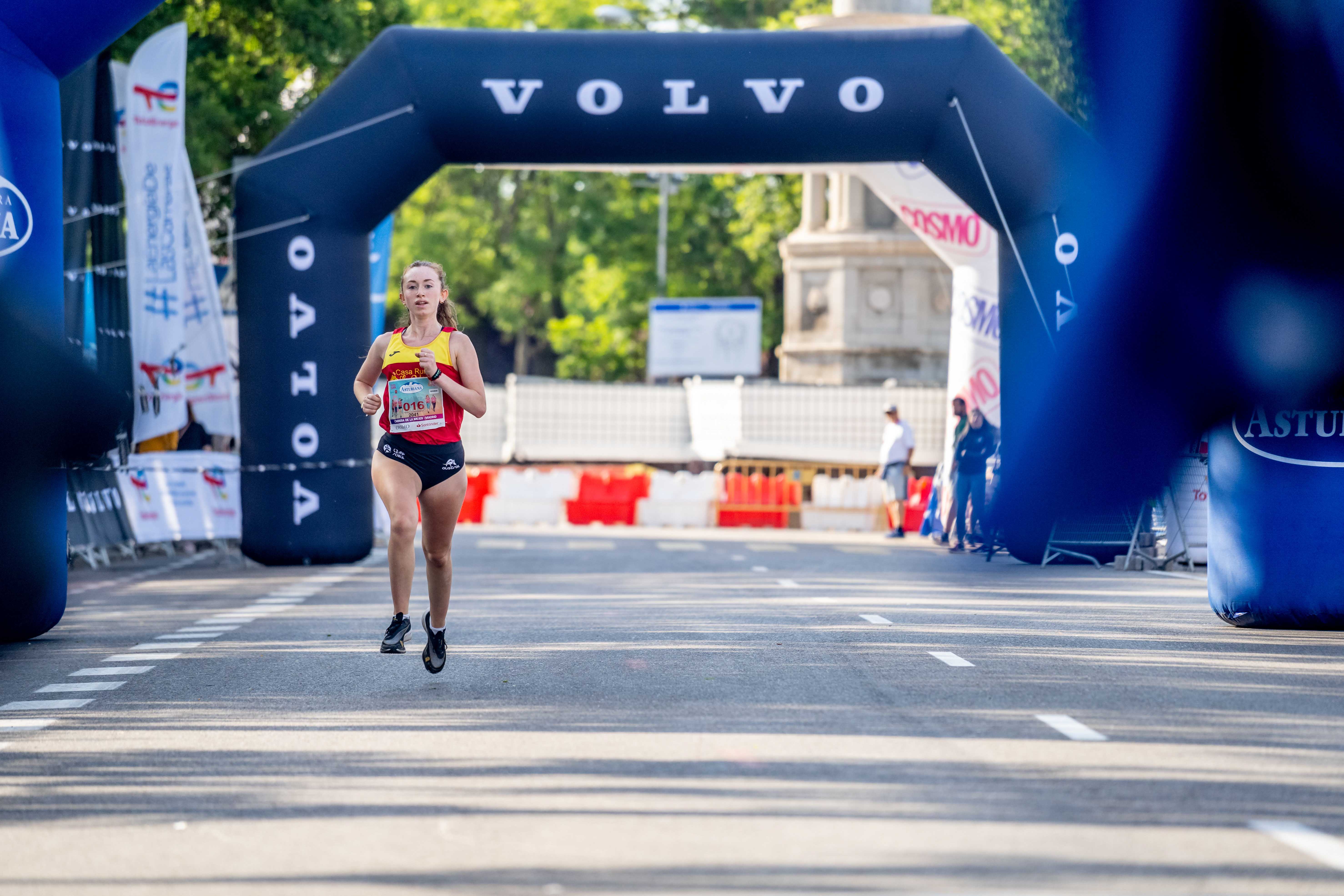 Más fotos de la Carrera de la Mujer de Madrid 2024. 8
