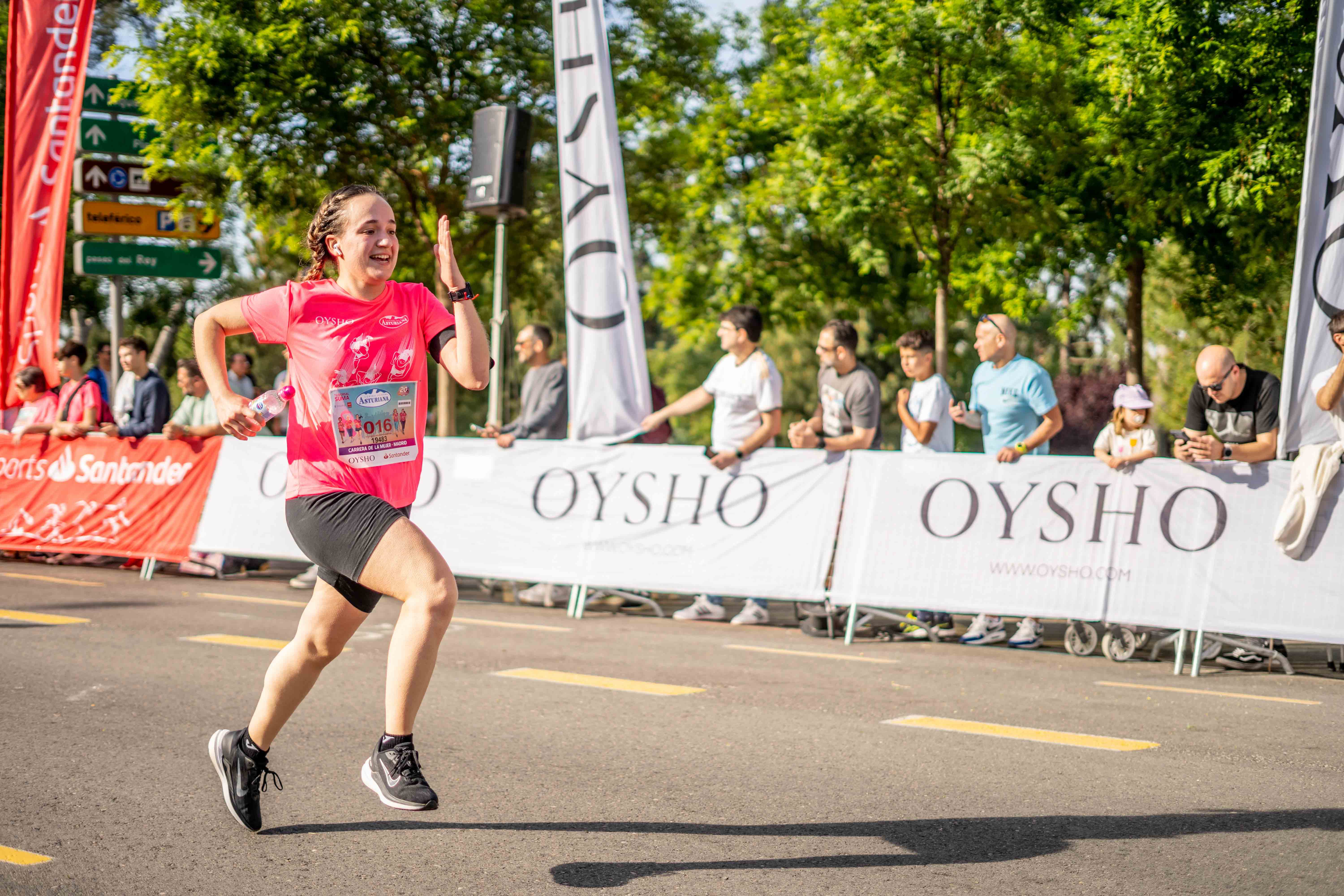 Más fotos de la Carrera de la Mujer de Madrid 2024. 31