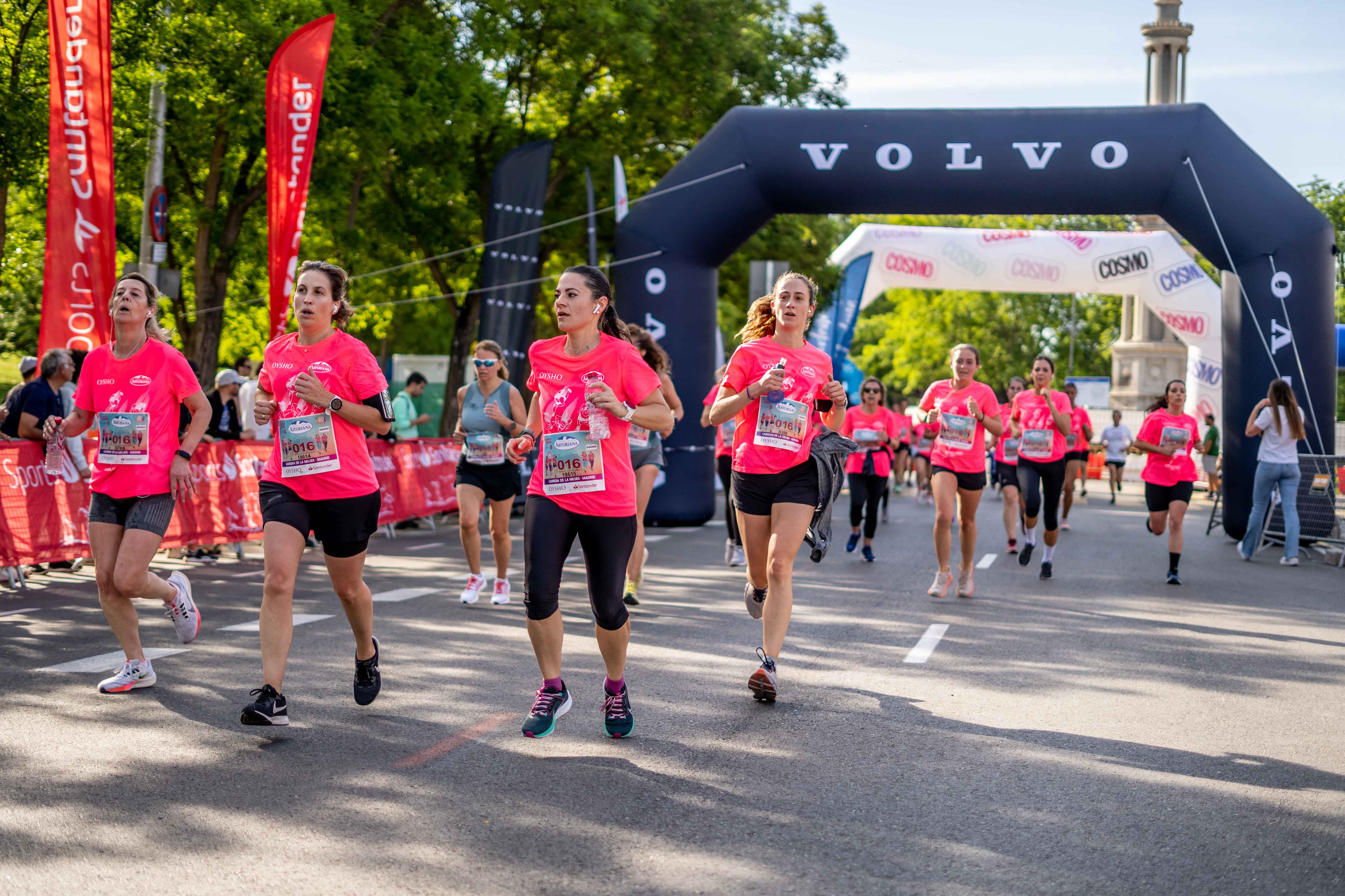 Más fotos de la Carrera de la Mujer de Madrid 2024. 32