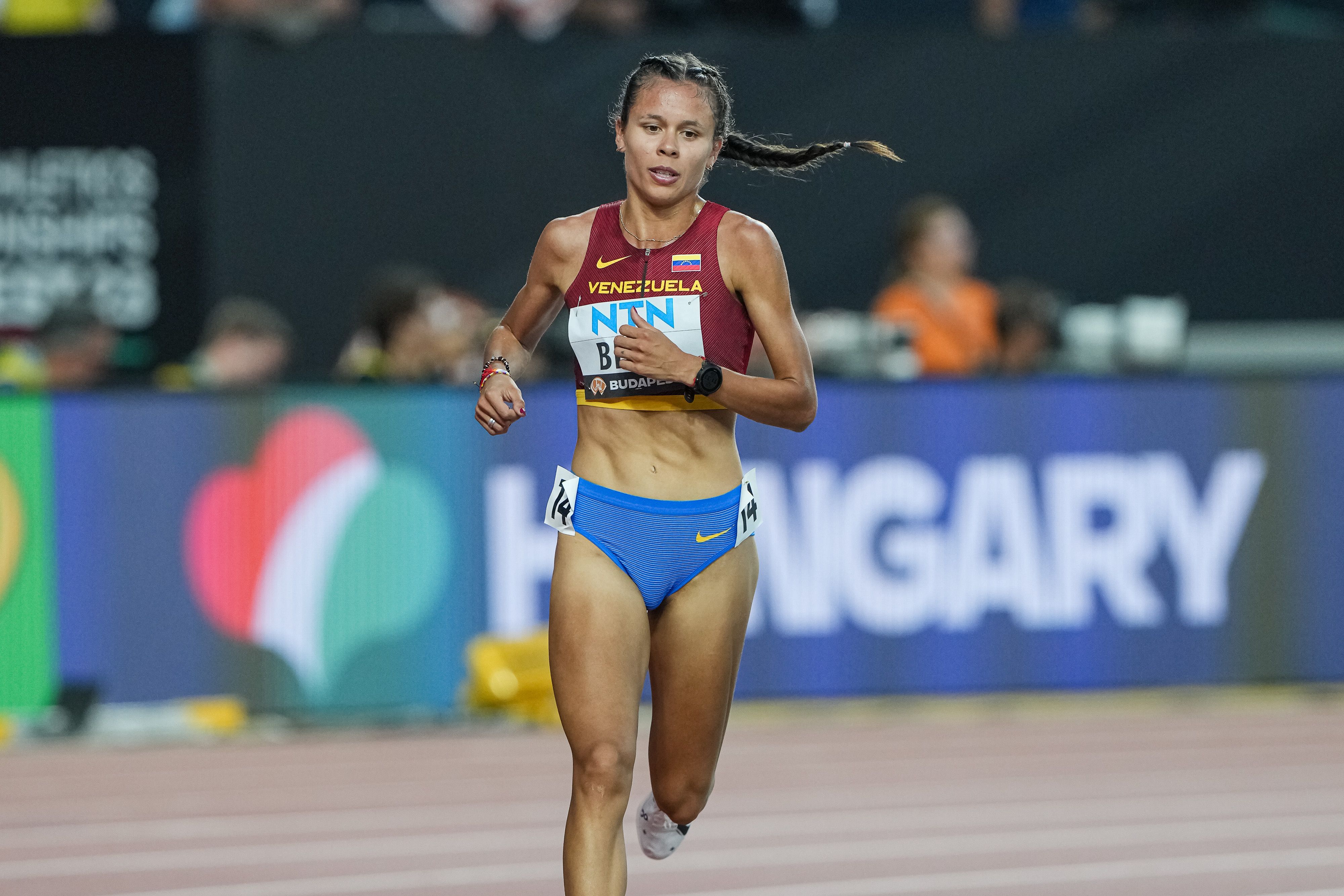 Joselyn Brea compitiendo en el Campeonato del Mundo de Budapest 2023. SPORTMEDIA.